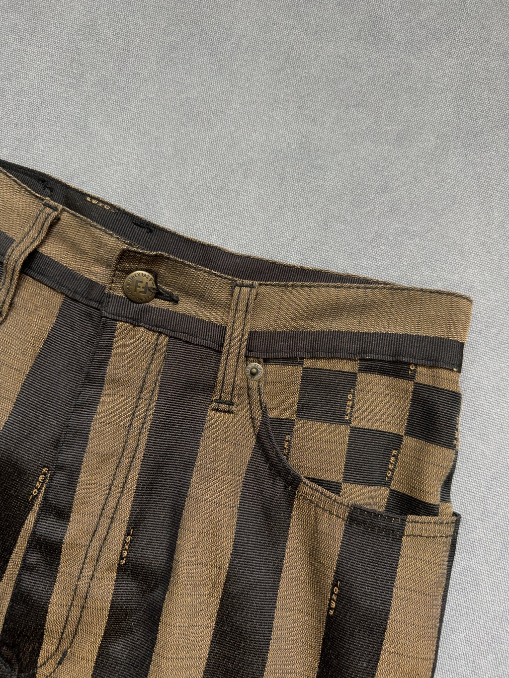 Vintage Fendi Skirt für Damen. Y2K Second Hand 2000s Fashion 