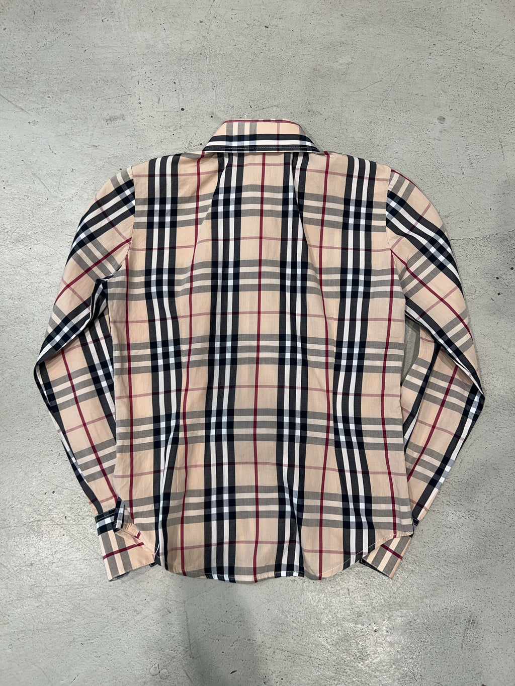 Vintage Brown Shirt für Damen. Y2K Second Hand 2000s Fashion.