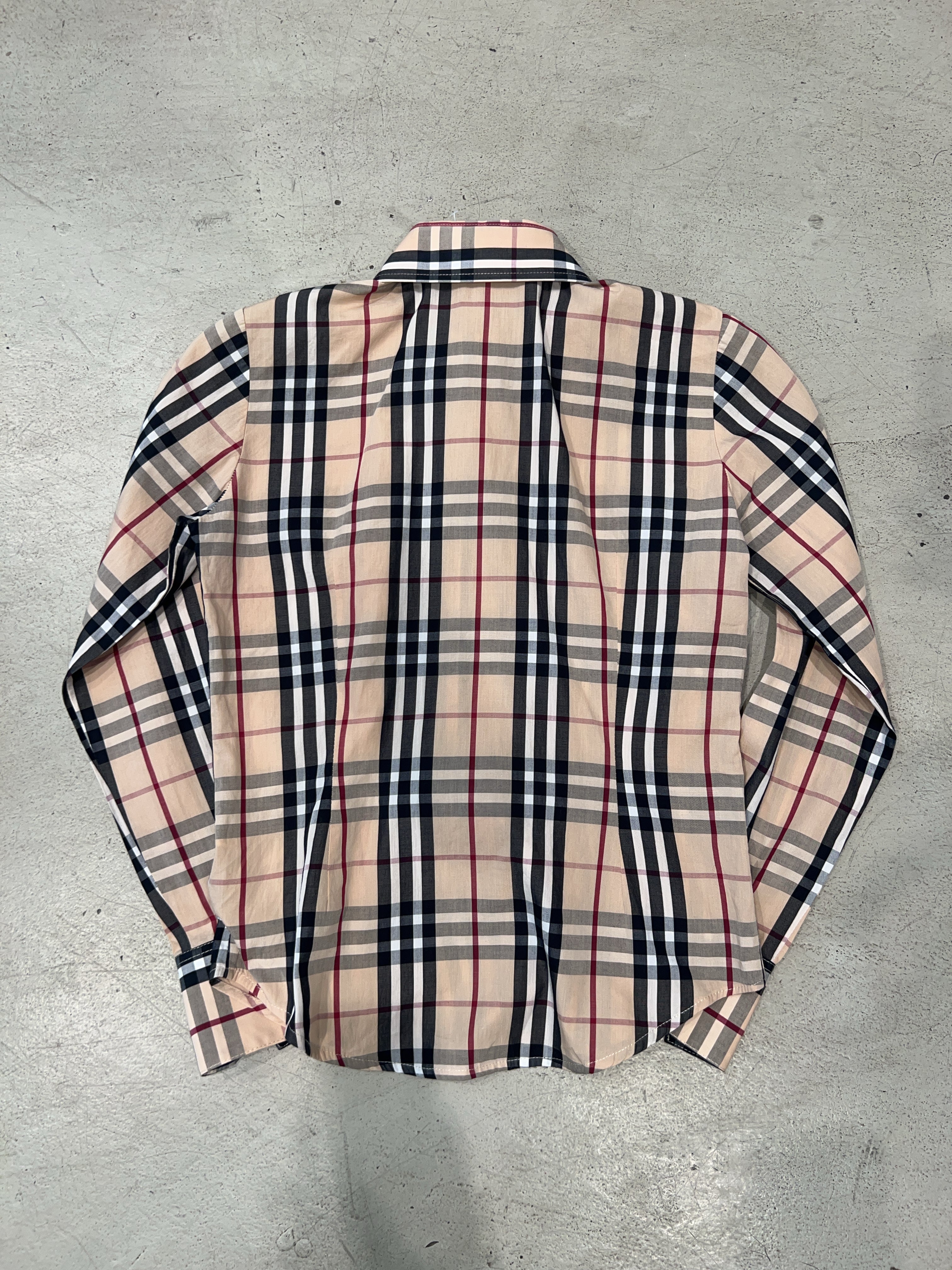Vintage Brown Shirt für Damen. Y2K Second Hand 2000s Fashion.