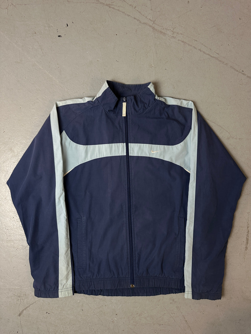 Produktbild von Vintage Dark/Baby Blue Nike Track Jacket M/L von vorne