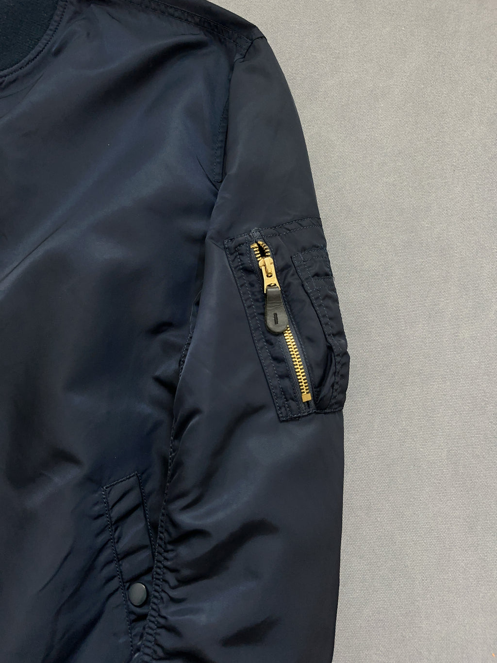 Vintage Alpha Industries Bomber Jacke für Herren. Y2K Second Hand 2000s Fashion