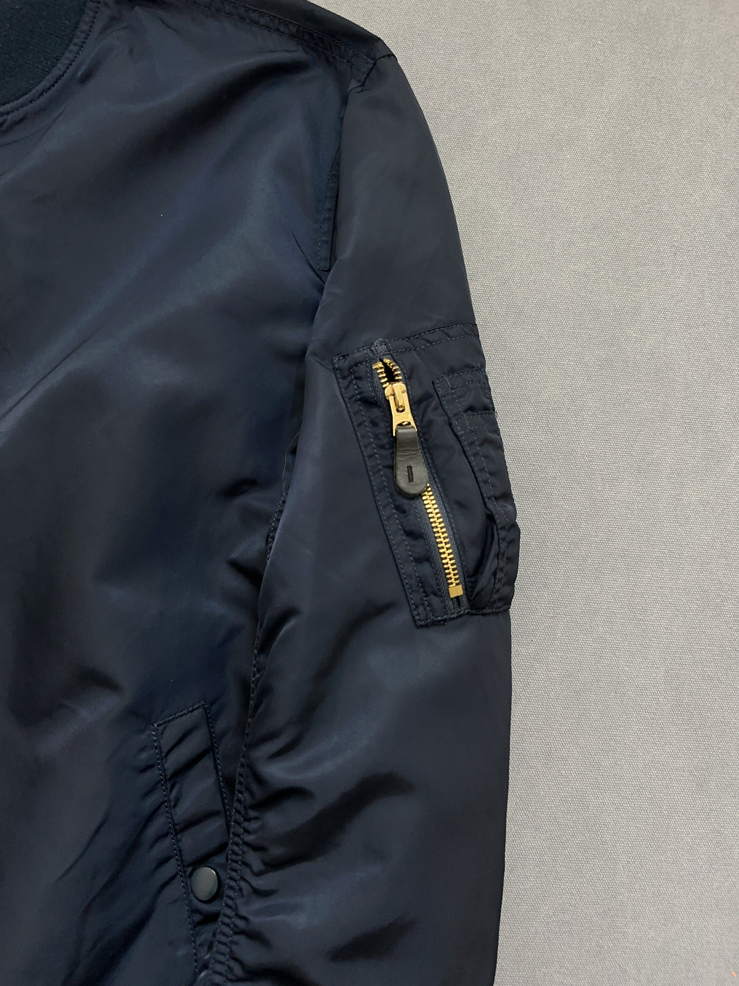 Vintage Alpha Industries Bomber Jacke für Herren. Y2K Second Hand 2000s Fashion