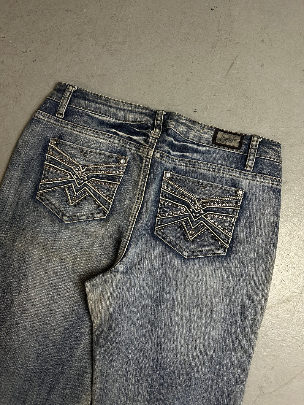 Detailbild von Vintage Washed and Stitched Pocket Denim S/M von hinten 