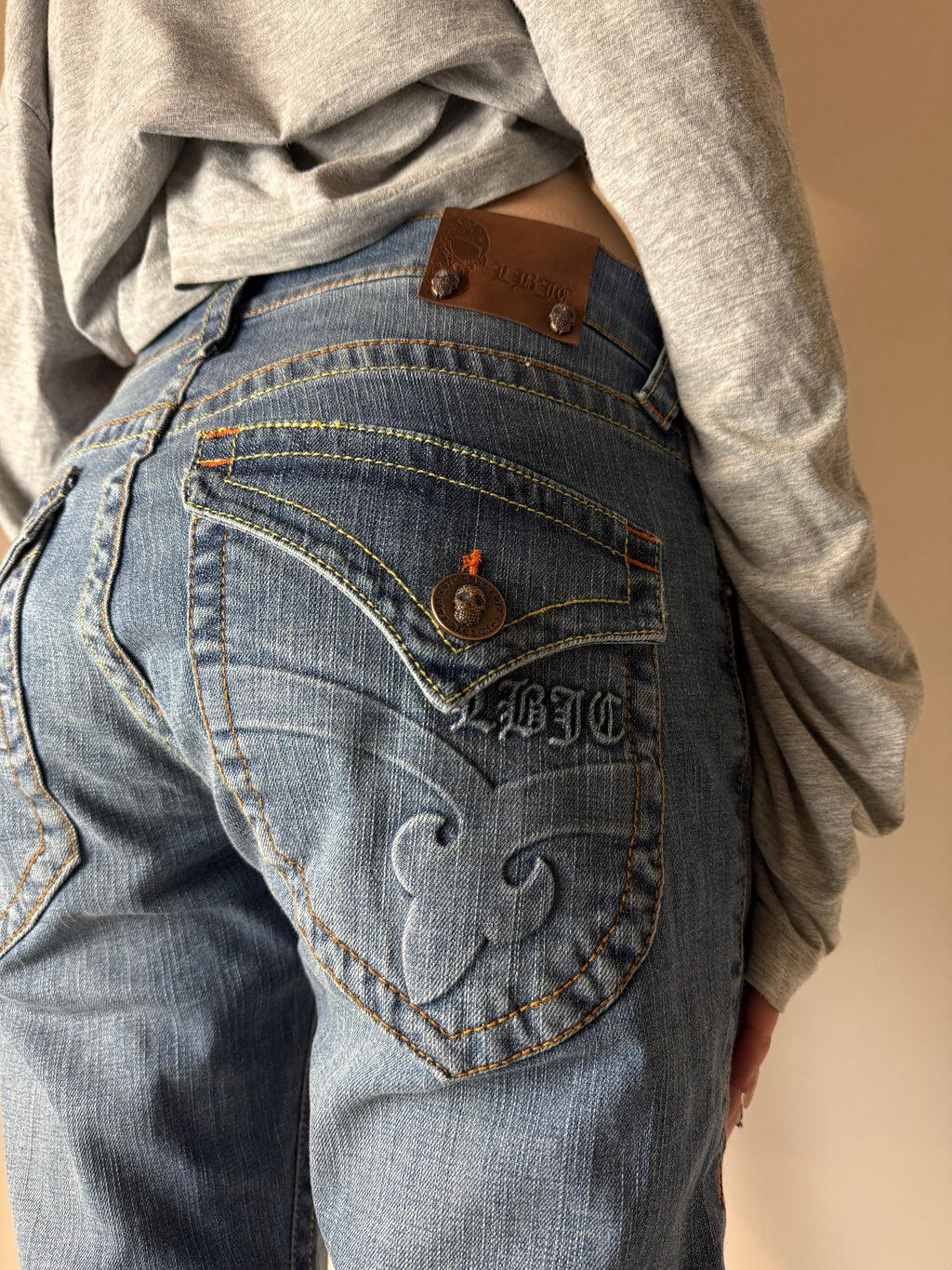 Y2K Laguna Beach „New Crystal Cove“ Mid Waist Denim für Damen. Y2K 2000s Fashion
