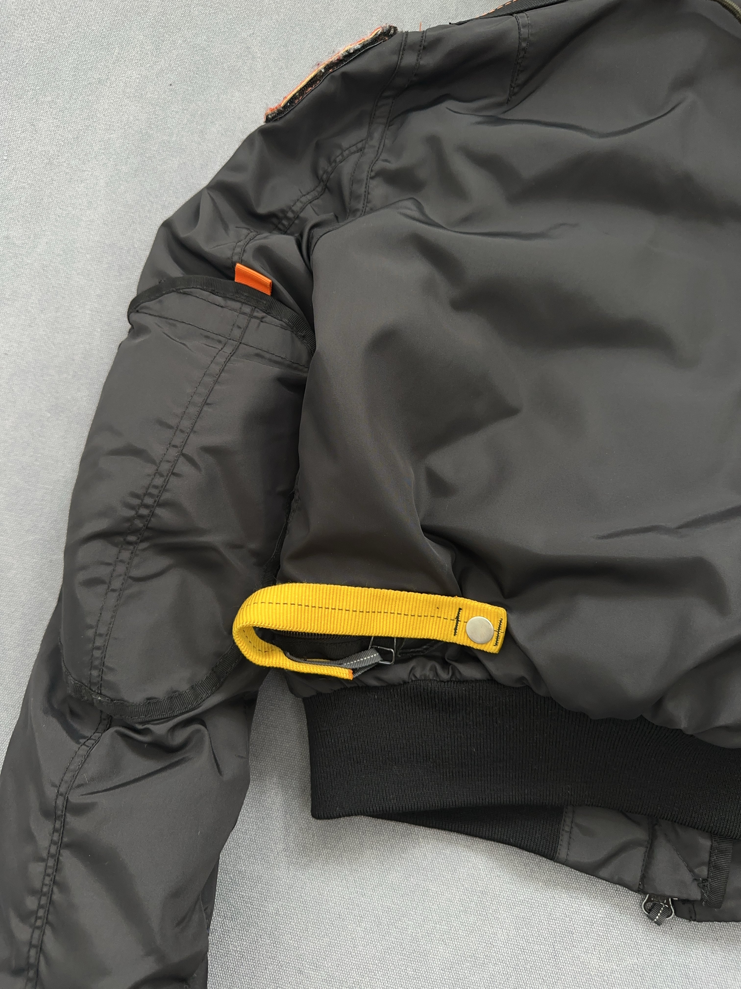 Vintage Parajumpers Jacke für Damen. Y2K Second Hand 2000s Fashion
