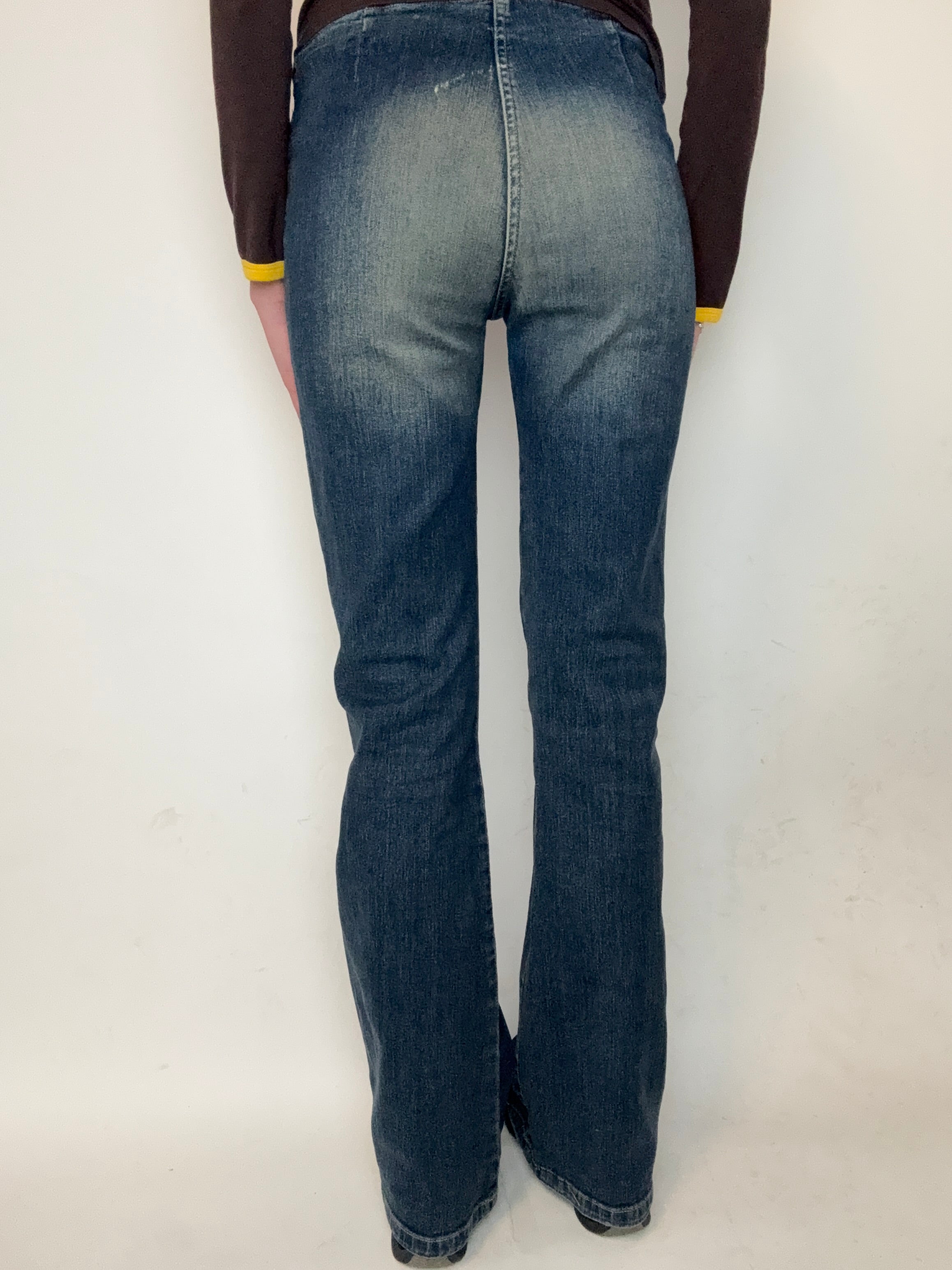 Vintage Mid Waist Bootcut Jeans mit Waschung für Damen. Y2K Second Hand 2000s Fashion