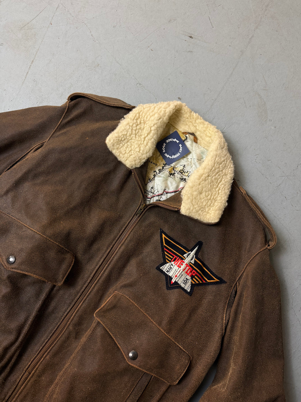 Detailbild von einer Vintage Heavy Brown Leather Jacket von Fellkragen