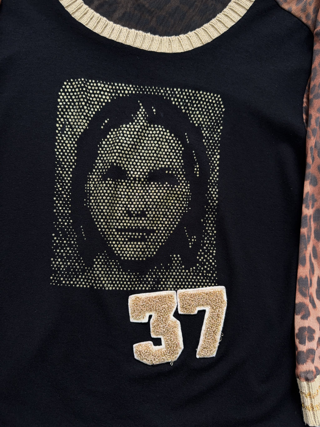Vintage Printed Longsleeve für Damen. Y2K Second Hand 2000s Fashion 