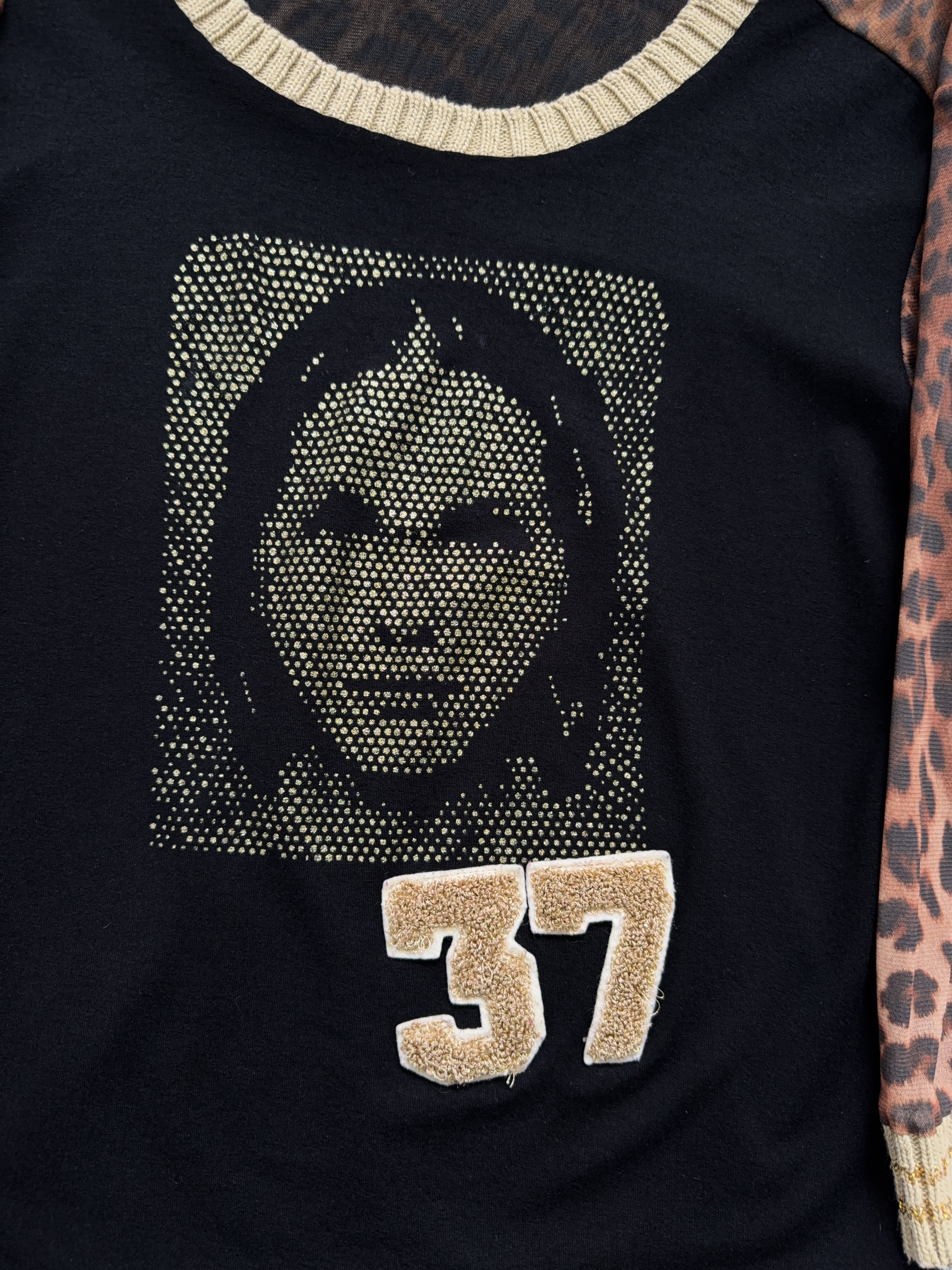 Vintage Printed Longsleeve für Damen. Y2K Second Hand 2000s Fashion 