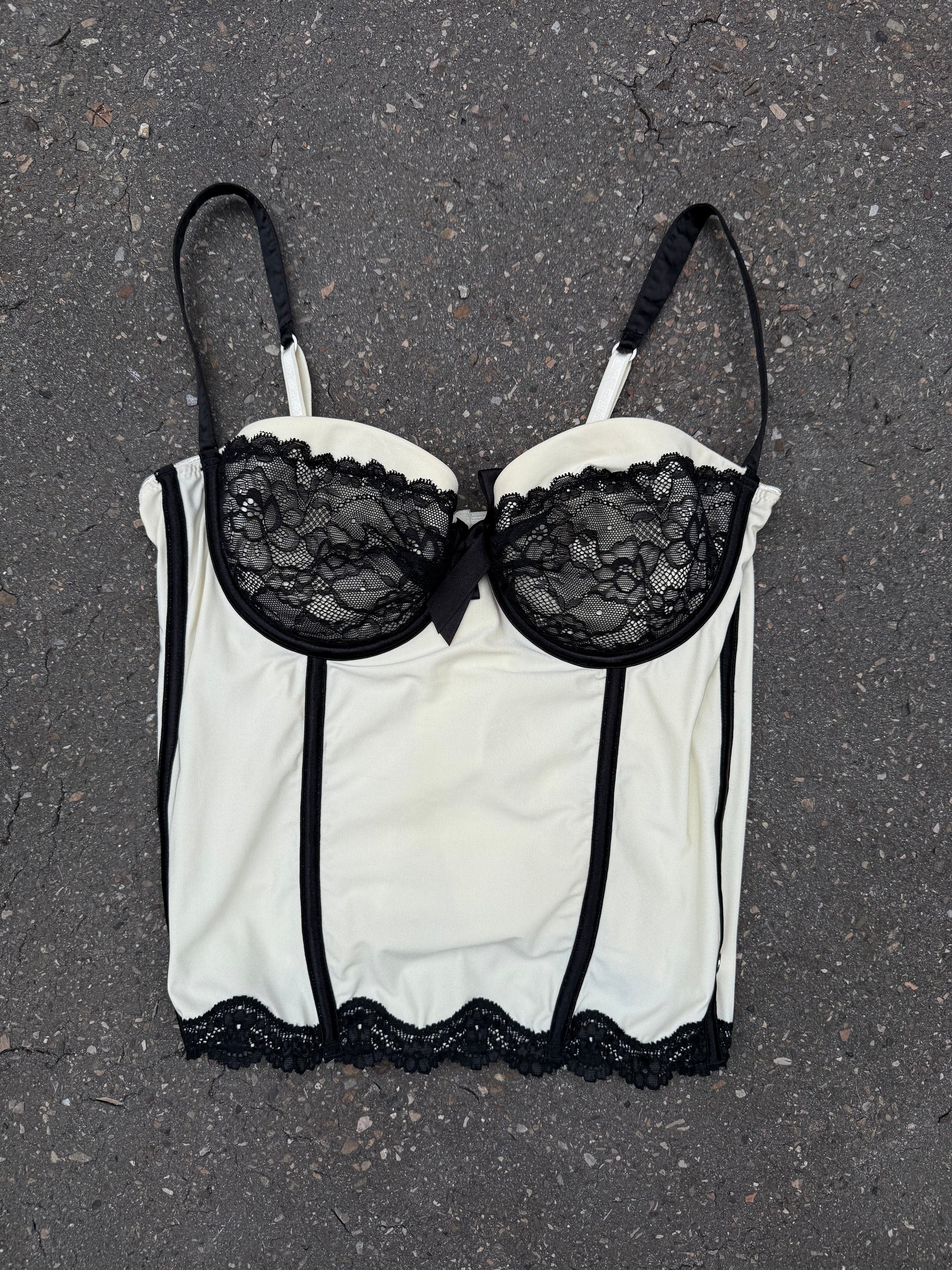Vintage White Corsett Top with Black Lace S