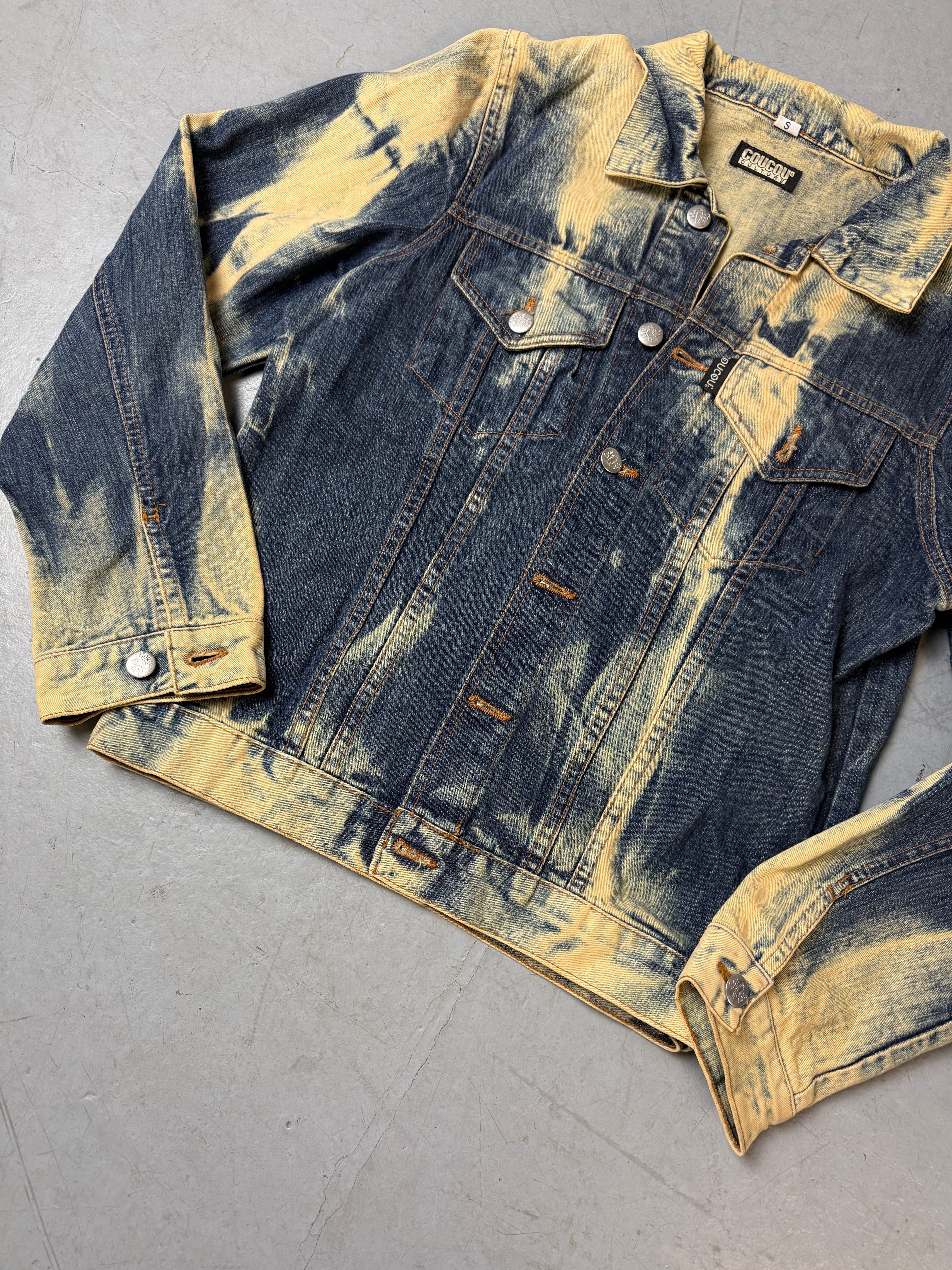 Detailbild von Vintage Bleach Washed Denim Jacket von vorne