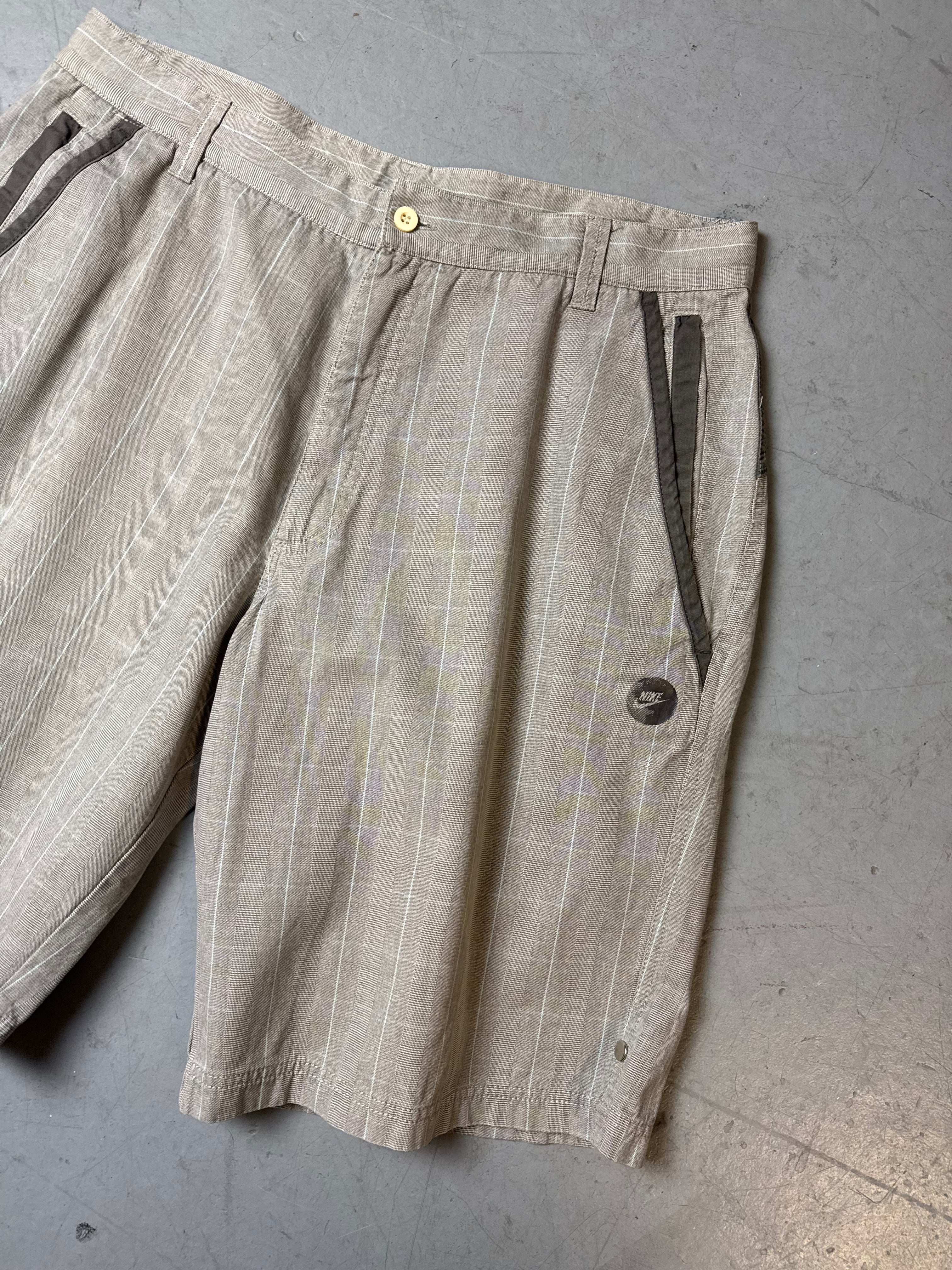 Vintage Nike Grey/Brown Sport Shorts L