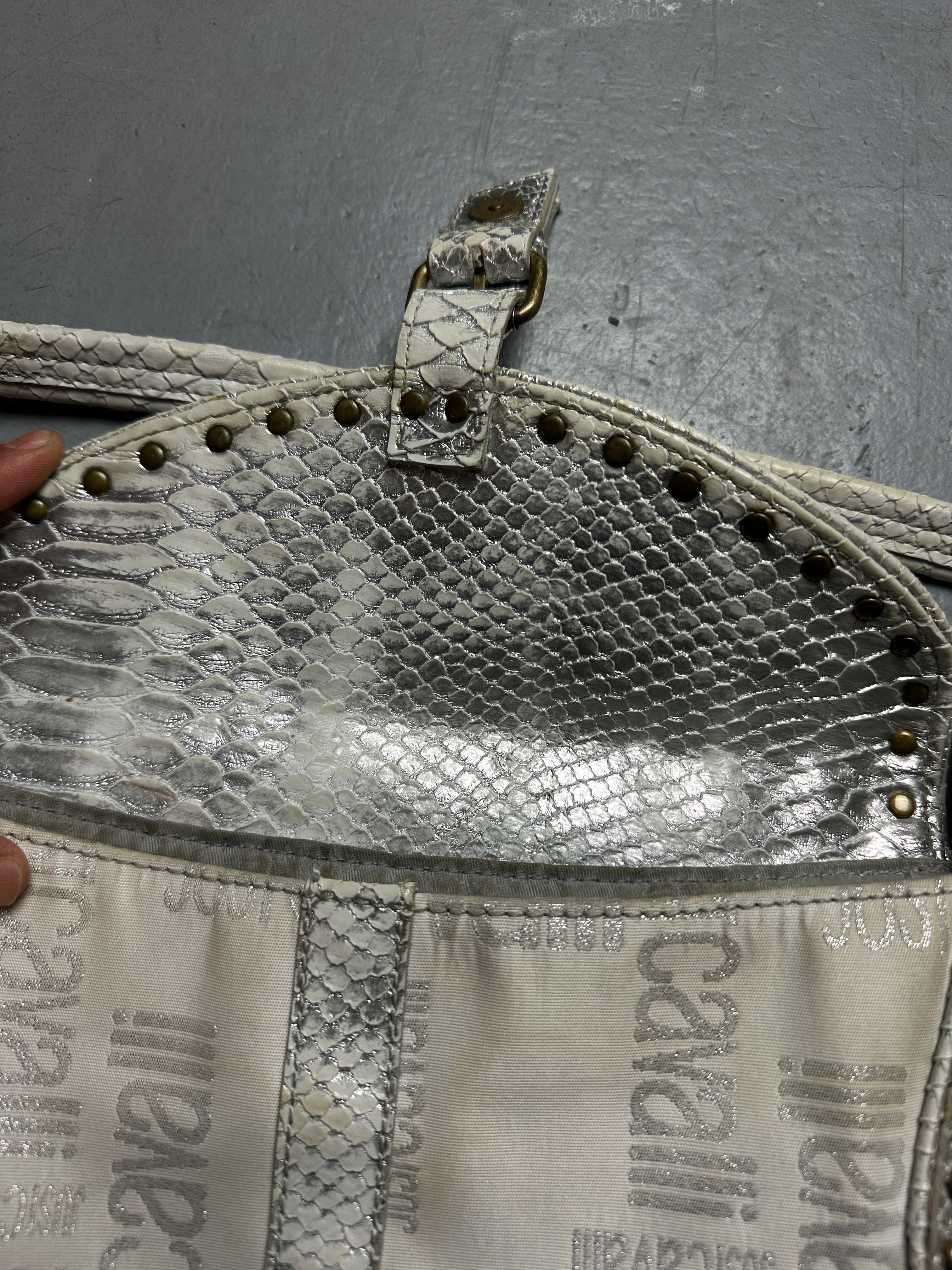 Detailbild Vintage White Just Cavalli Monogram Bag von vorne