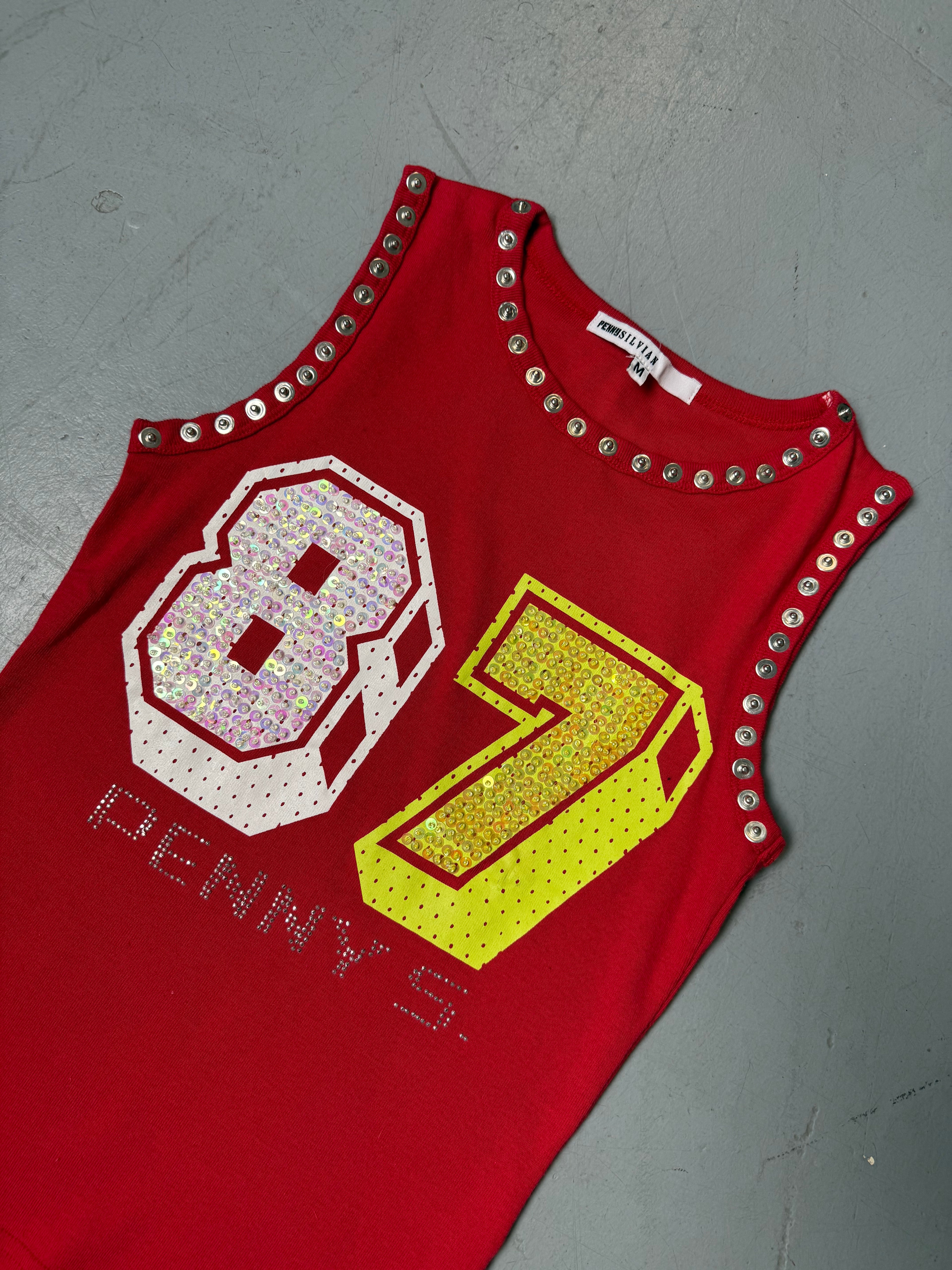 Vintage Penny Silvian Red Studded Tank Top für Damen. Y2K Secondhand 200s Fashion.