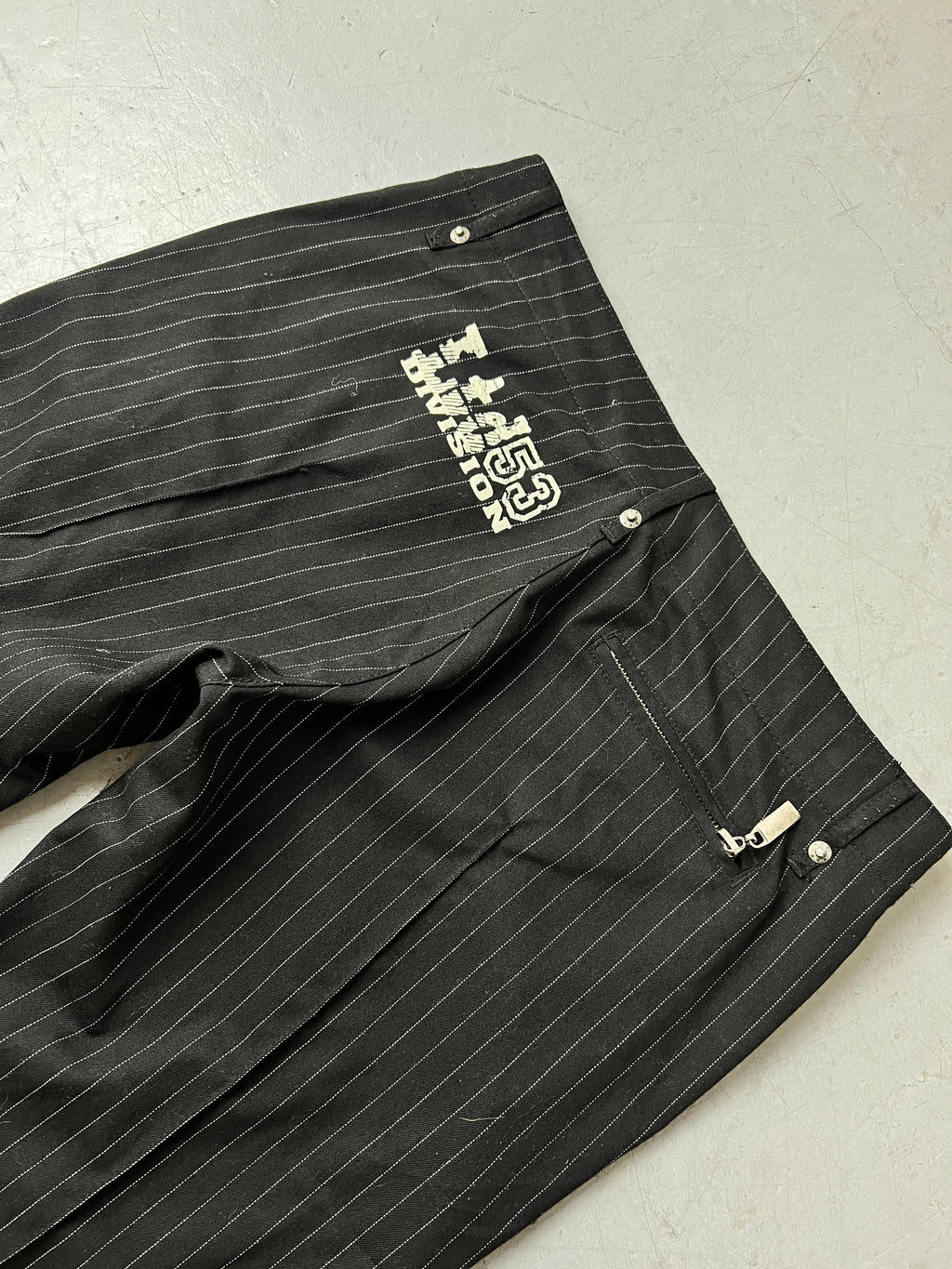 Vintage Low Waist Pinstripe Pants für Damen. Y2K Second Hand 2000s Fashion