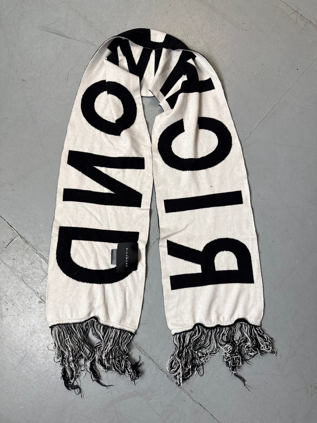 Vintage Richmond Spell-Out Knit Scarf for girl’s. Y2K Second Hand 2000s Fashion 