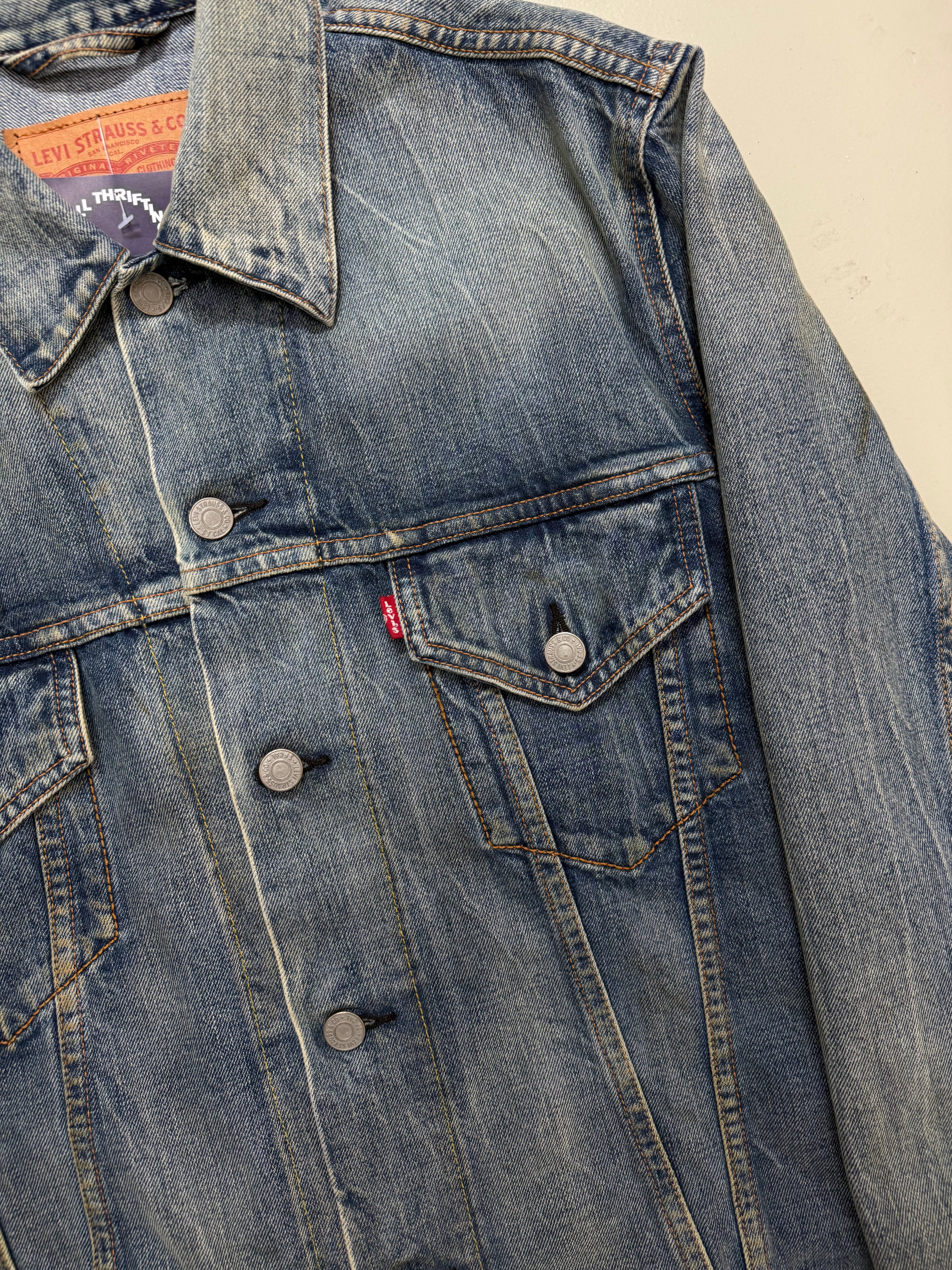 Vintage Levis Blue/Green Washed Denim Jacket für Herren. Y2K Second Hand 2000s Fashion