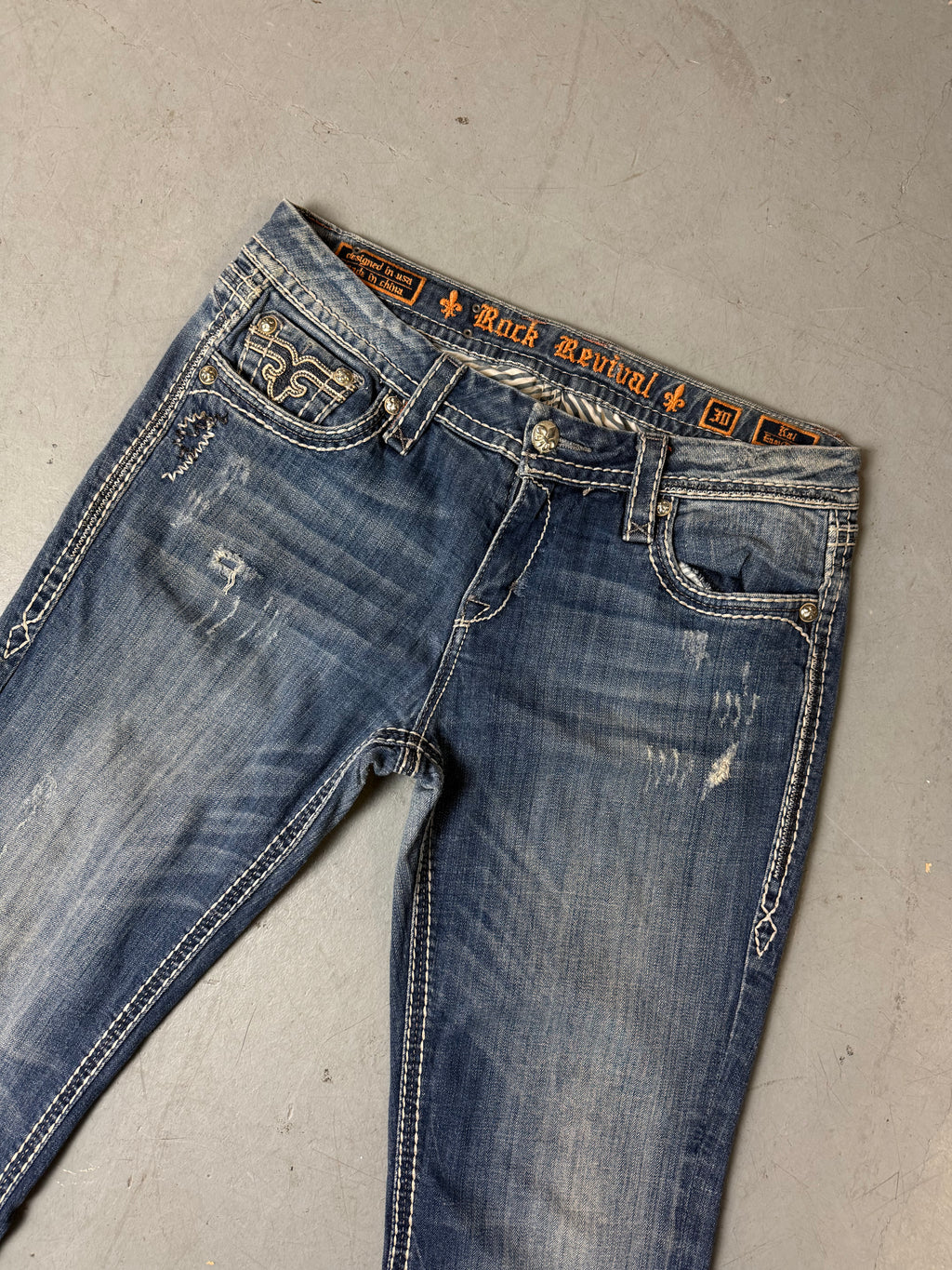 Detailbild von einer Vintage Rock Revival Bootcut Low Waist Denim von Hosenbund