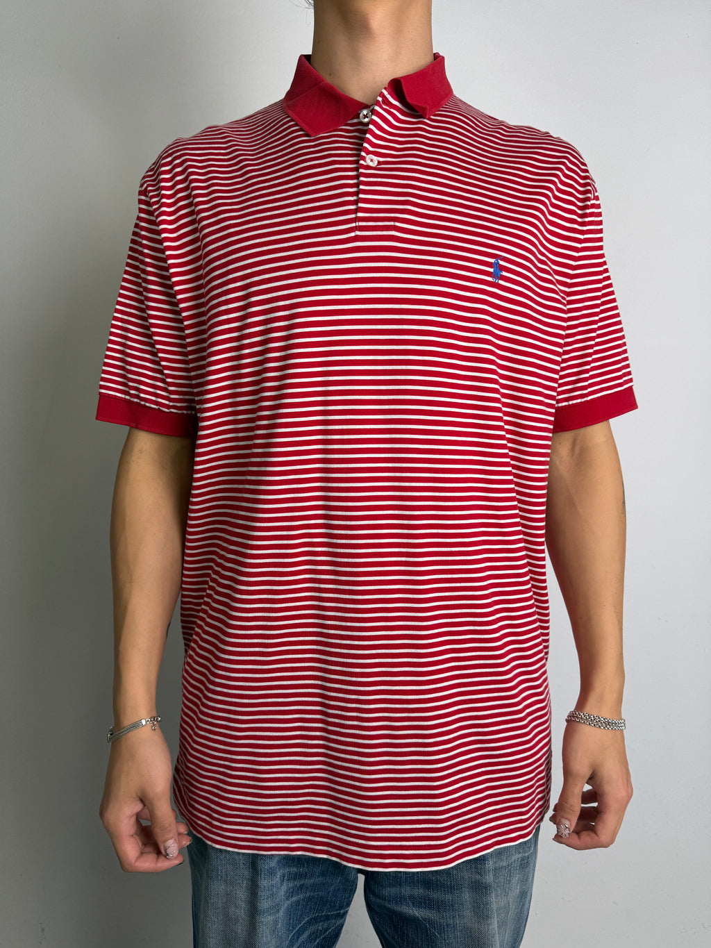 Tragebild von Vintage Ralph Lauren Red and White  Striped Polo von vorne
