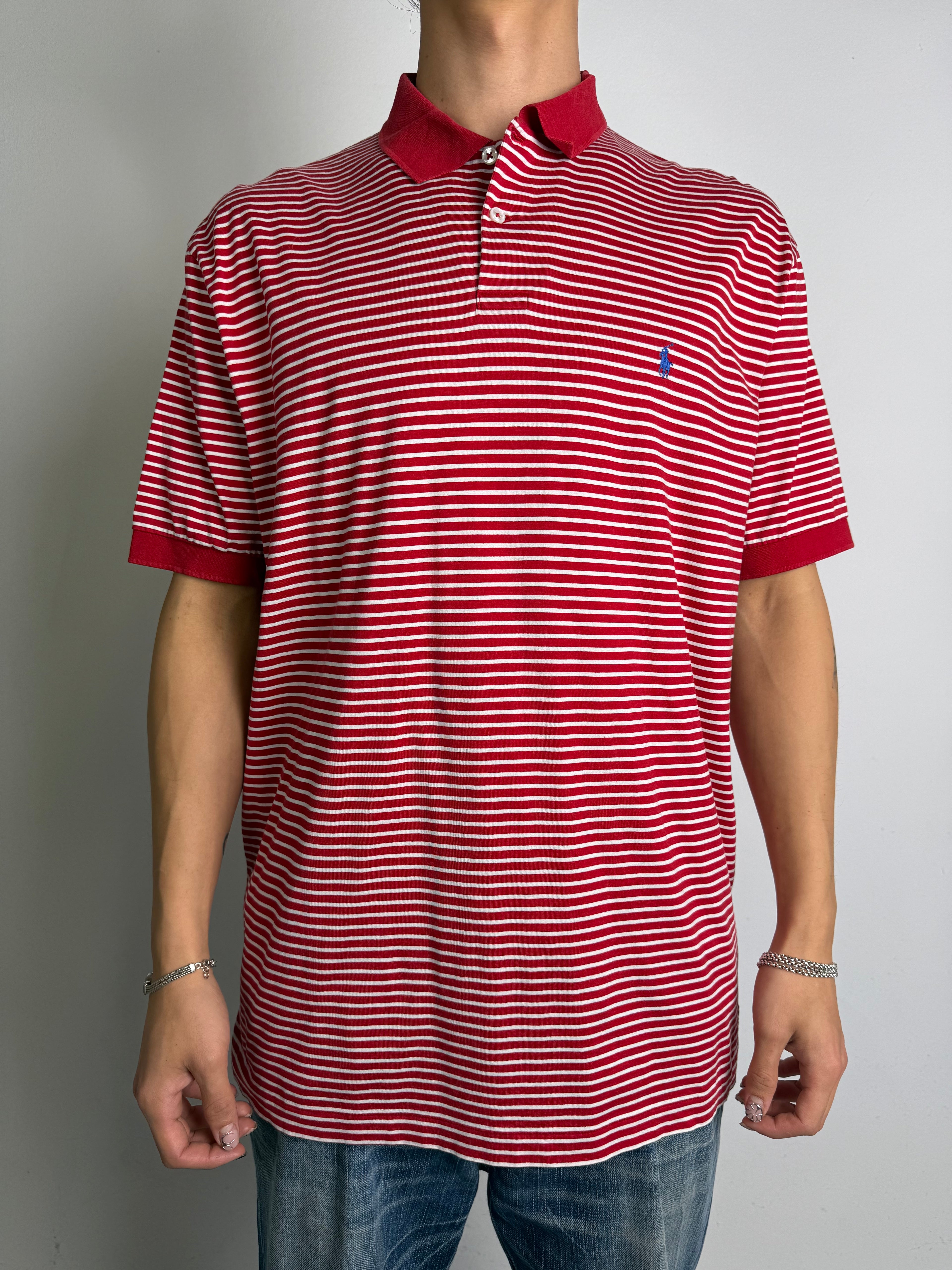 Tragebild von Vintage Ralph Lauren Red and White  Striped Polo von vorne