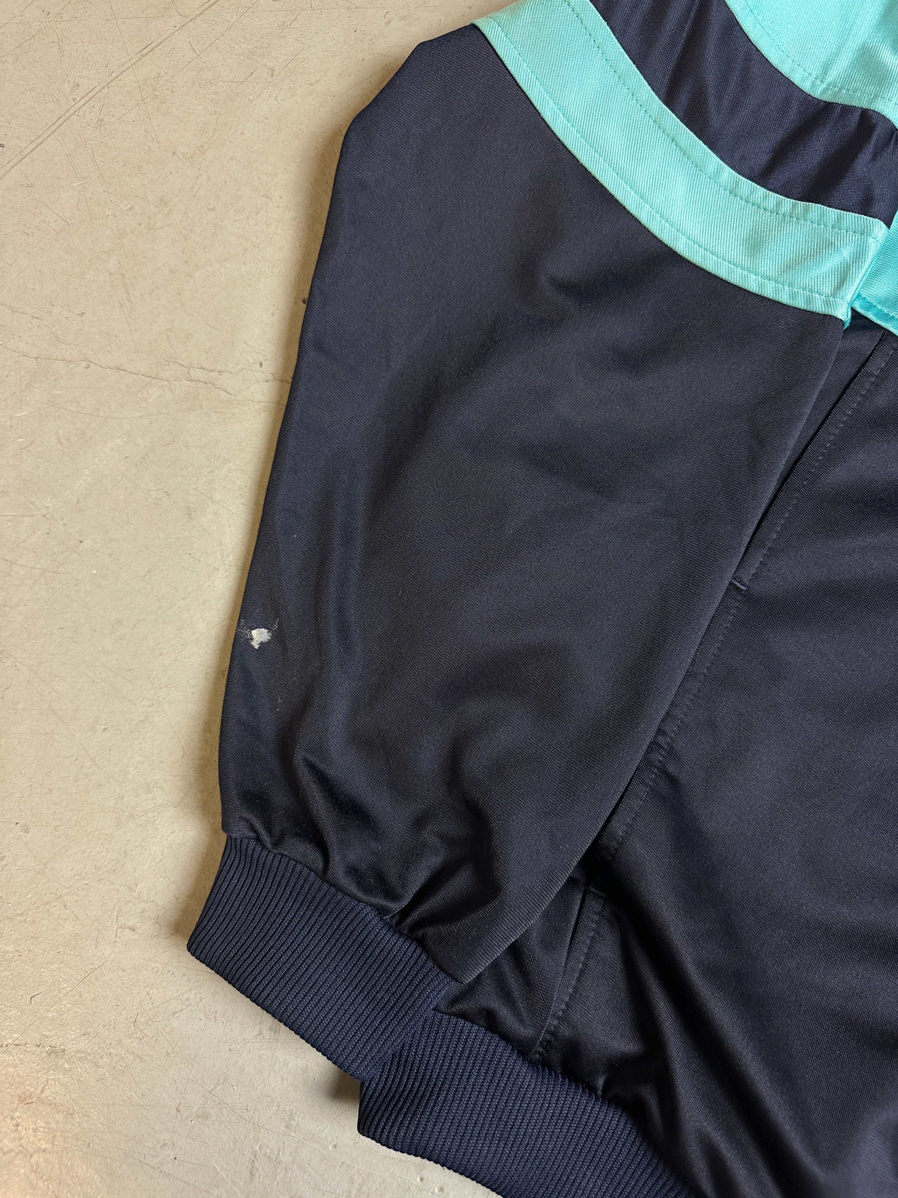 Detailliertes Produktbild von Vintage Adidas Blue Trackjacket S/M von vorne