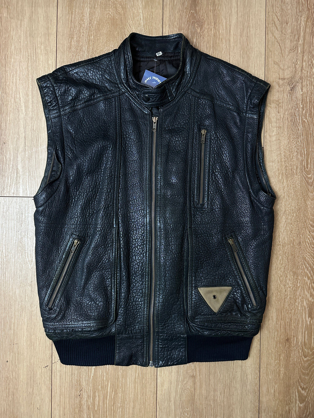 Produktbild von einer Vintage Leather Biker Vest von vorne