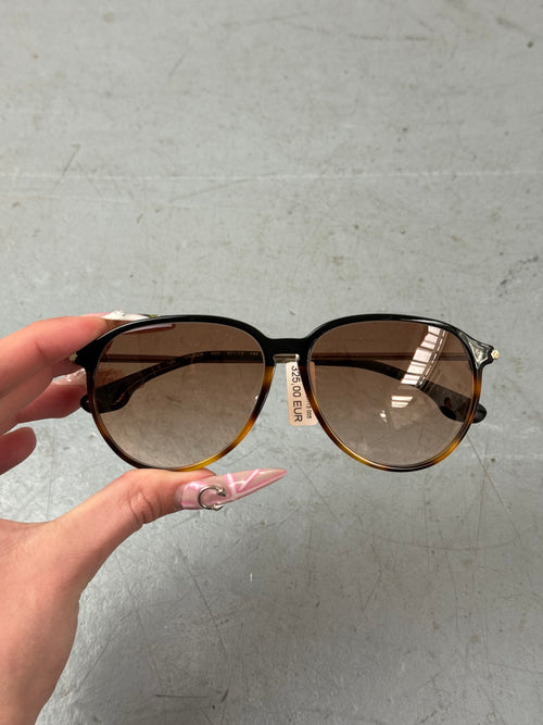 Victoria Beckham Gold and Brown Sunglasses Unisex. Y2K Second Hand 2000s Fashion