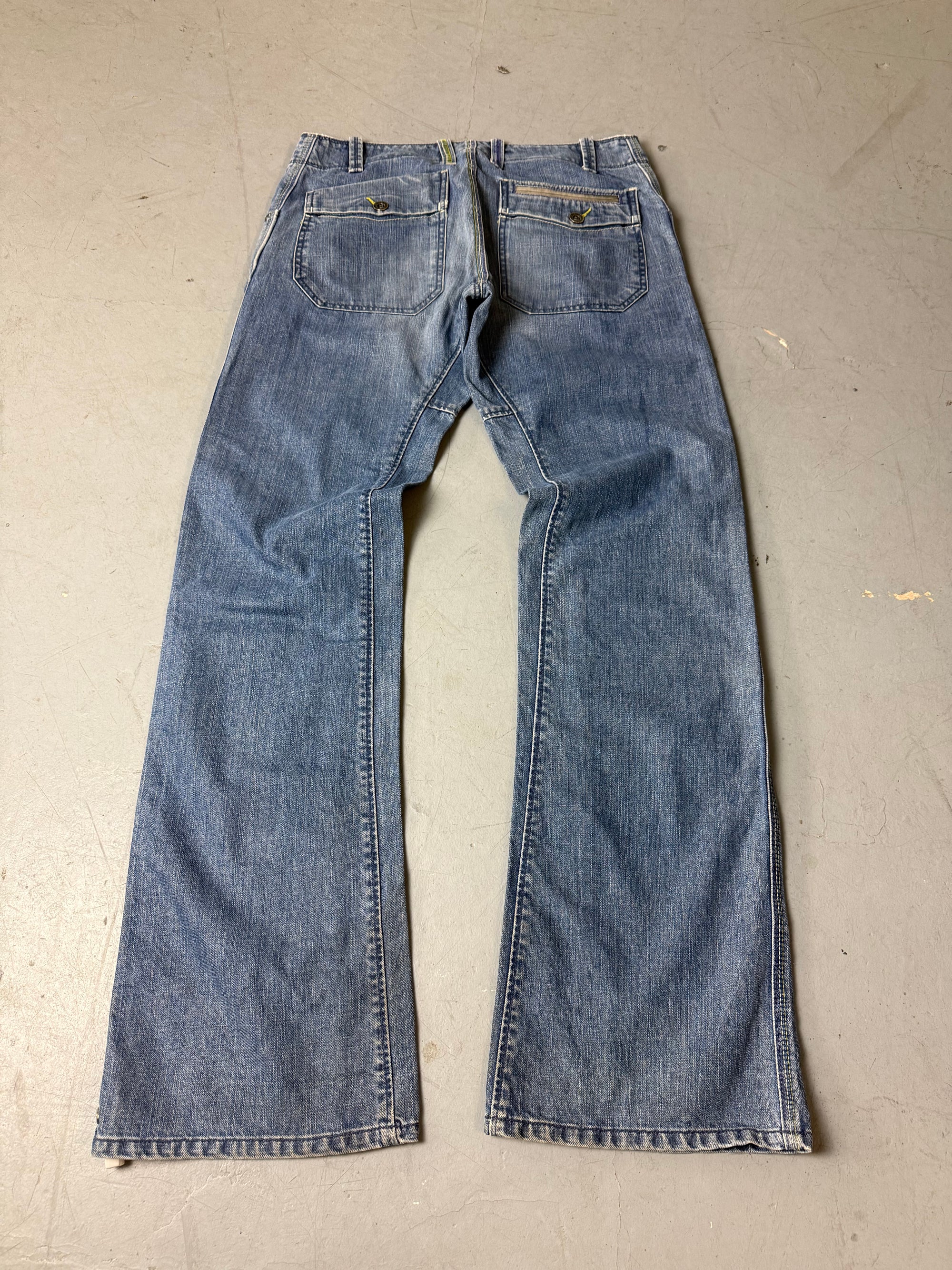 Produktbild von einer Vintage Diesel Blue Denim Jeans von hinten