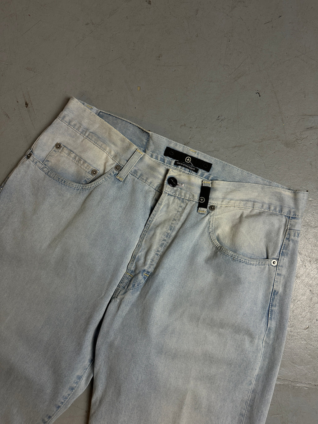 Detailliertes Produktbild von Vintage Stone Island Light Blue Denim M/L   von vorne