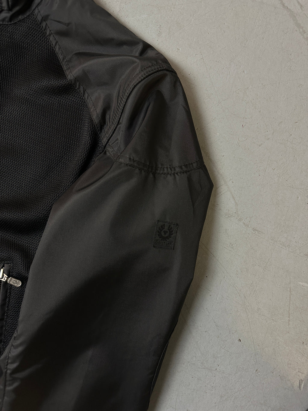 Detailliertes Produktbild von Vintage Black Belstaff Jacket M/L von vorne 