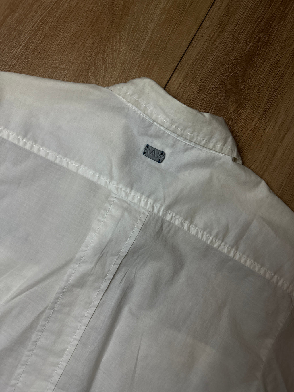 Ein weißes langarm Hemd von G-Star Vintage Y2K 