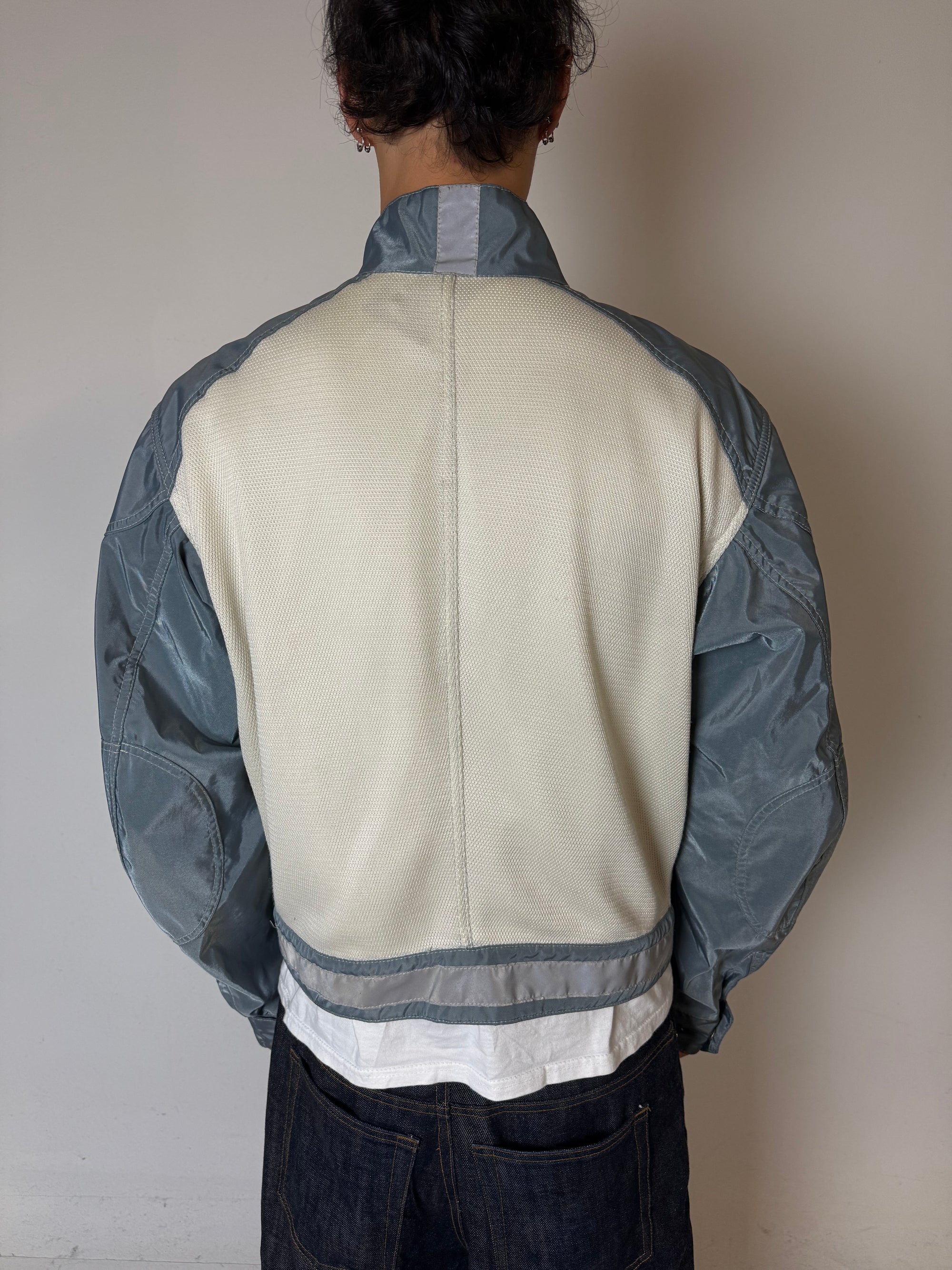 Eine blau weiße Übergangsjacke von Belstaff in M/L
