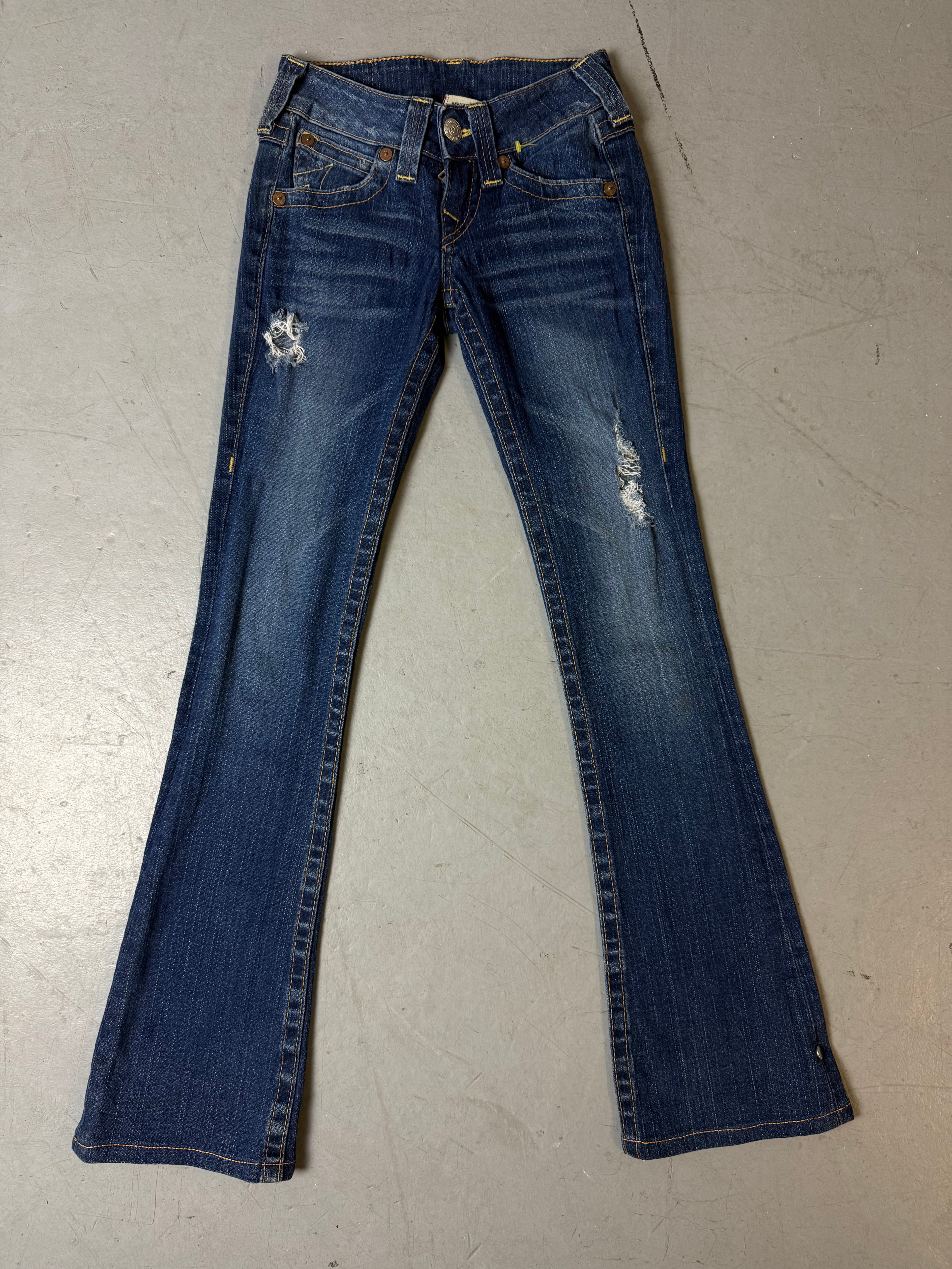 Produktbild von einer Vintage True Religion Low Waist Bootcut Jeans von vorne