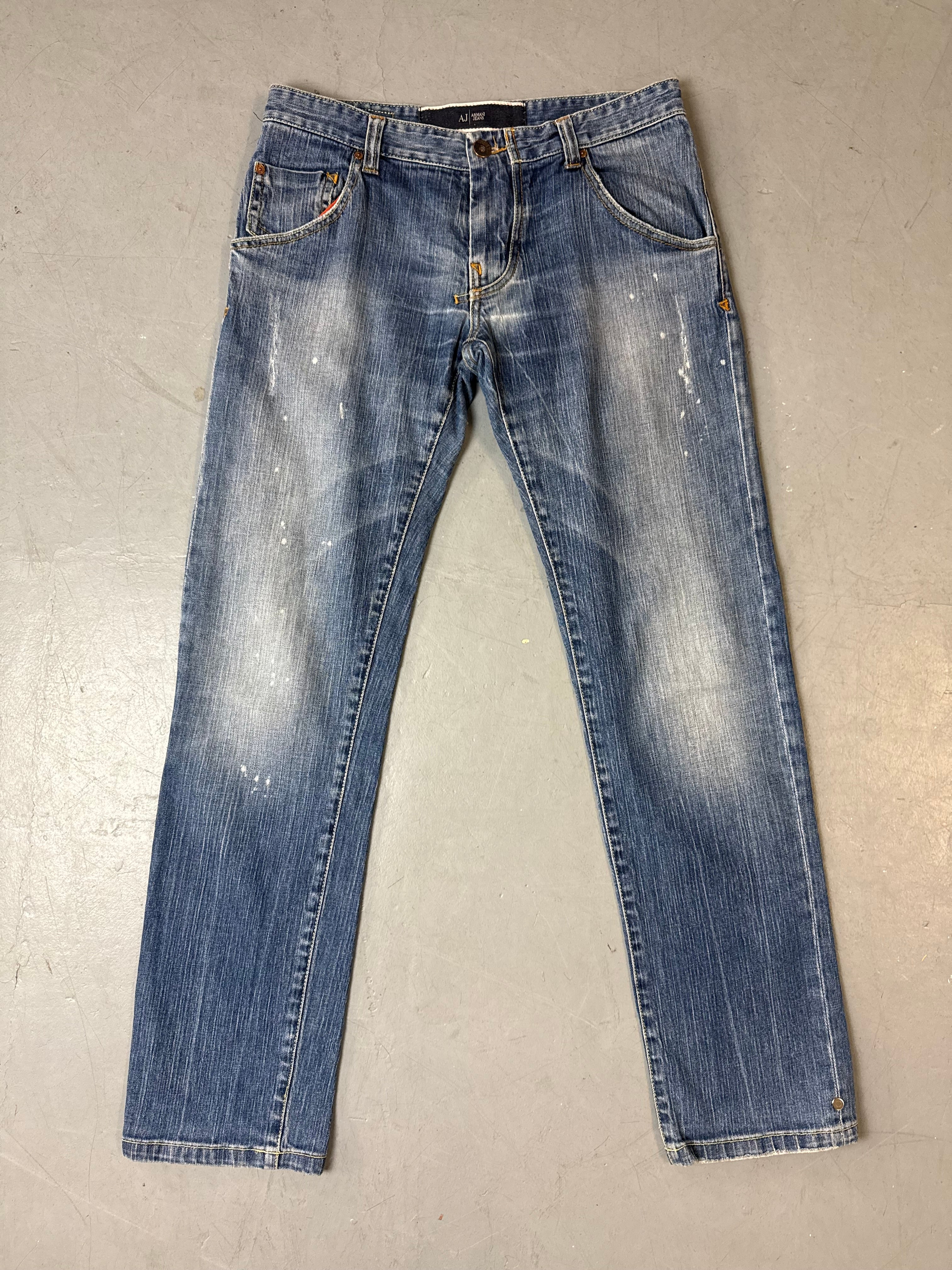 Produktbild von Vintage Armani Jeans Blue Washed Straight Leg Denim M/L von vorne