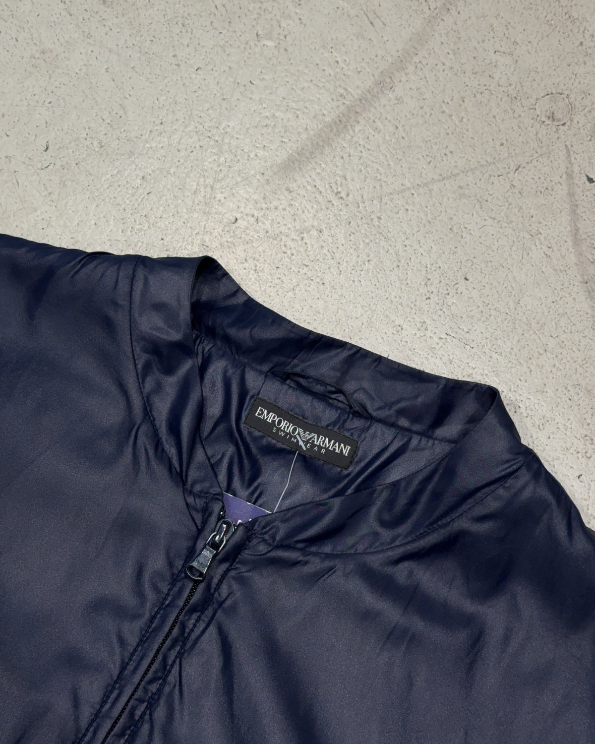 Vintage Emporio Armani Jacke (M) Übergangsjacke von Armani in Dunkelblau mit Back Print