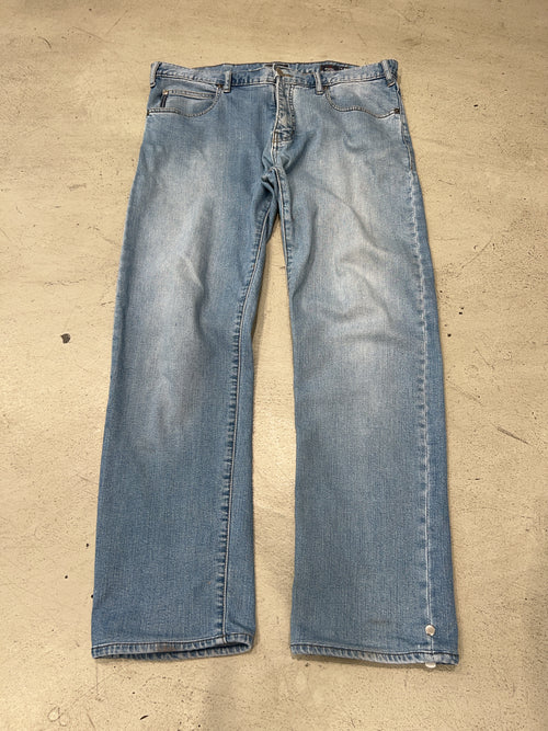Vintage Armani Jeans Straight Leg Jeans für Herren. Y2K Second Hand 2000s Fashion.