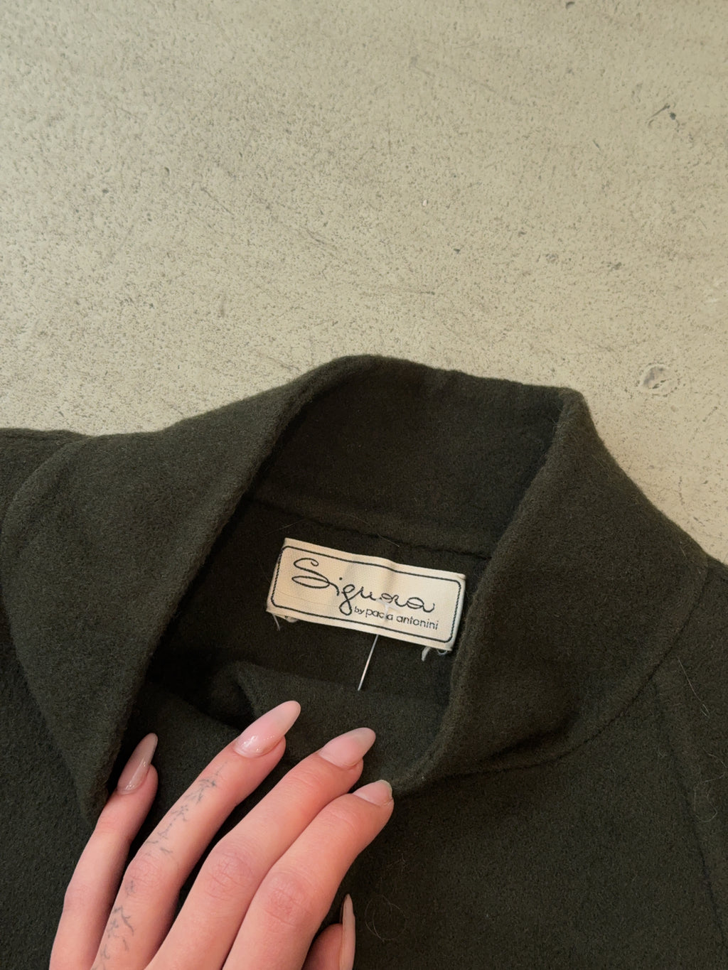 Vintage Siguaro By Paola Antonini Mantel (XL)