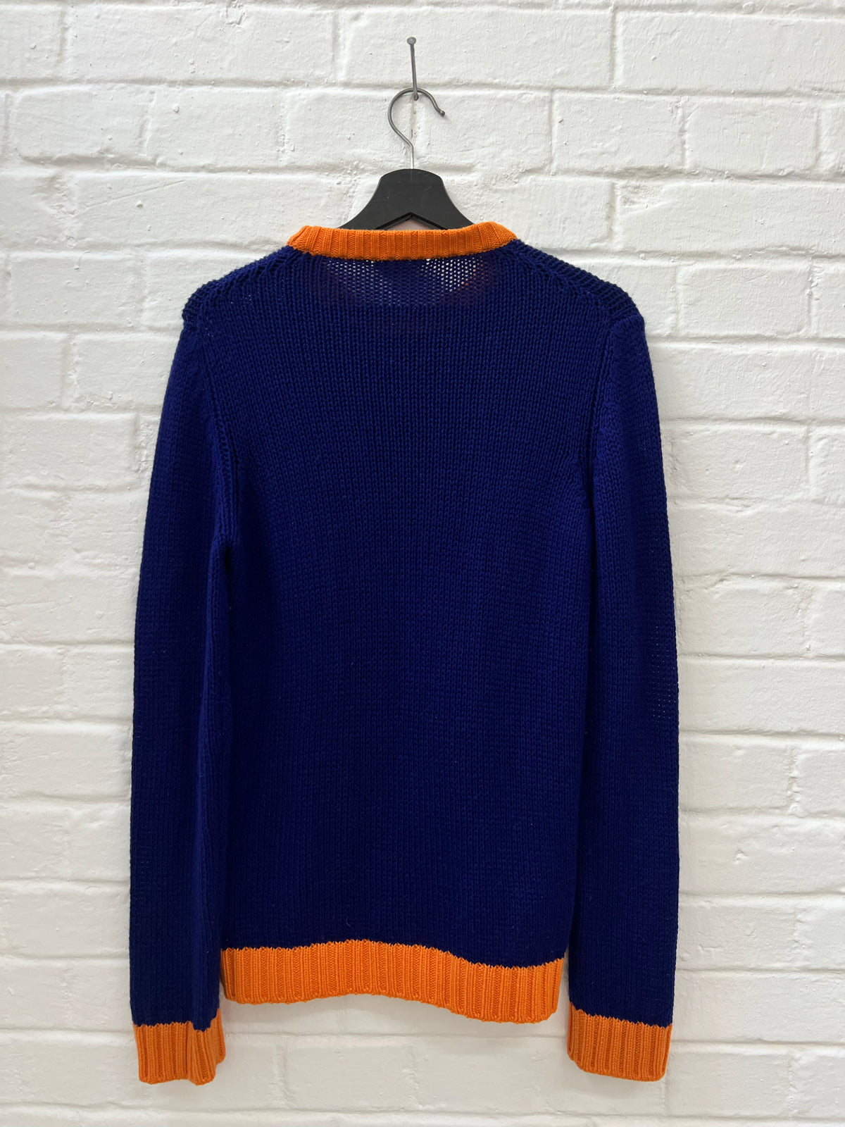 Prada AW18 Graphic Race Logo Knit Sweater (S) Blau Orange Strickpullover von Prada Still Thrifting Vintage Shop