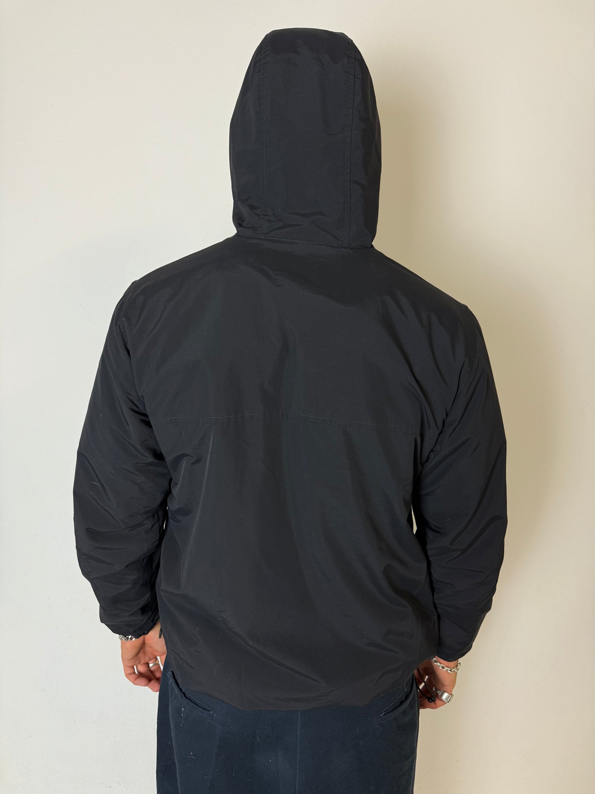 Eine schwarze Carhartt windbreaker Jacke in L 