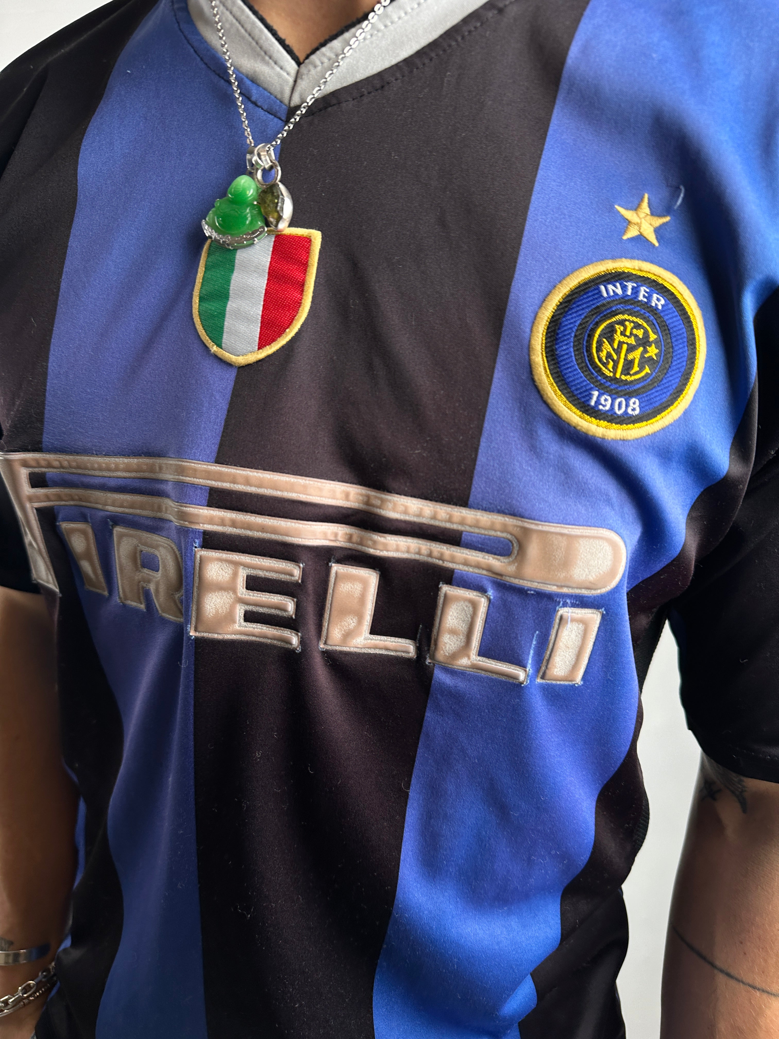 Detailliertes tragebild von Vintage Firelli Italia Inter Mailand Jersey M/L von vorne