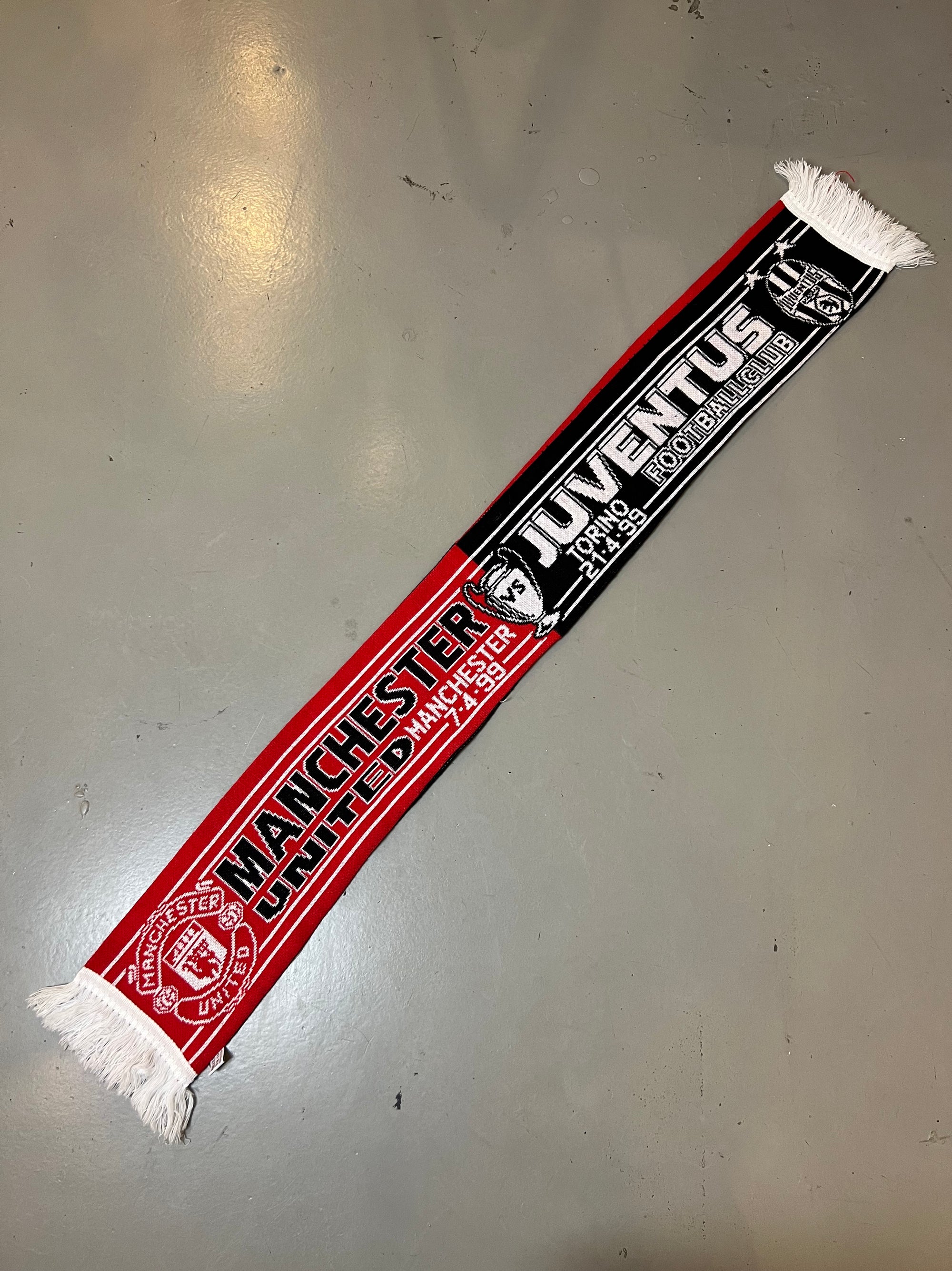 Vintage Manchester Juventus Soccer Scarf