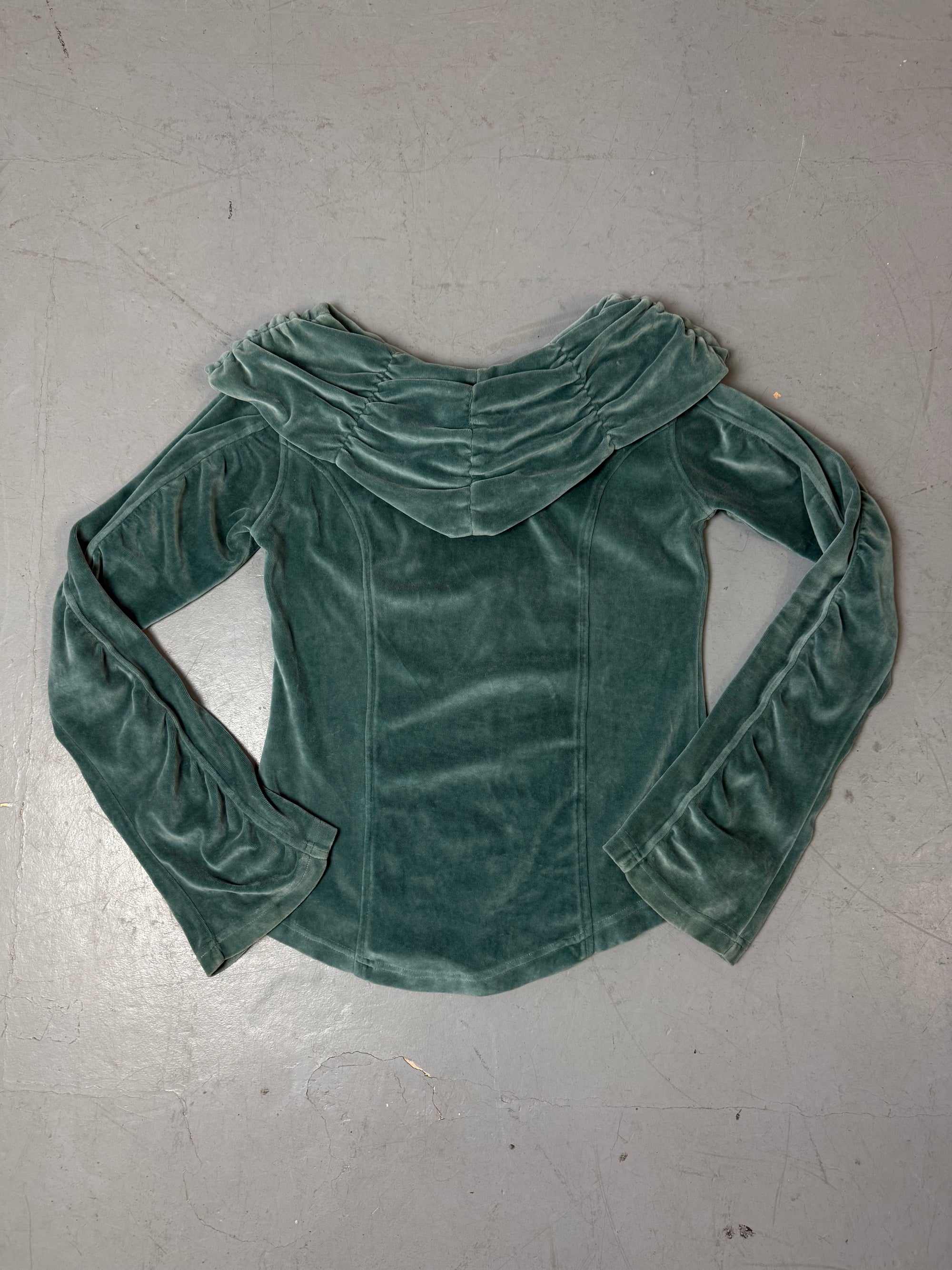 Ein türkisfarbener Sweater in samt in Größe L