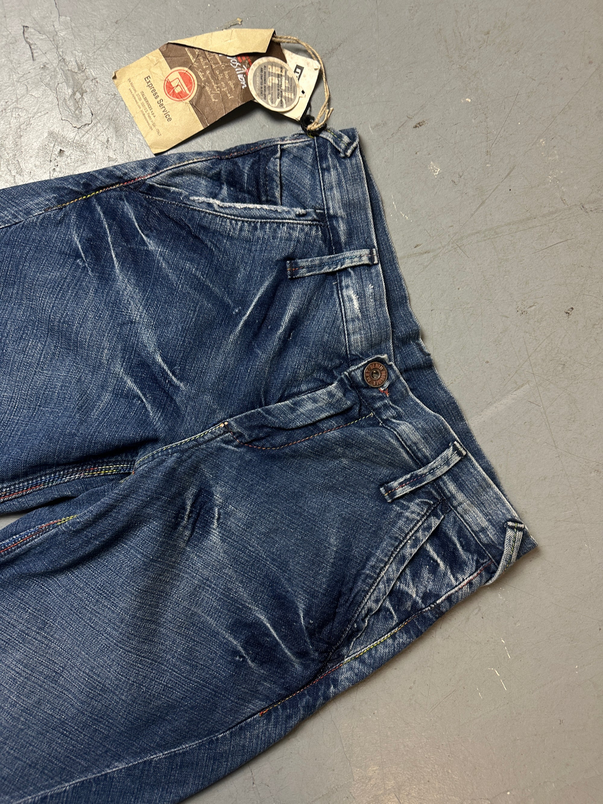 Detailbild von Vintage Met Stitched Denim von vorne