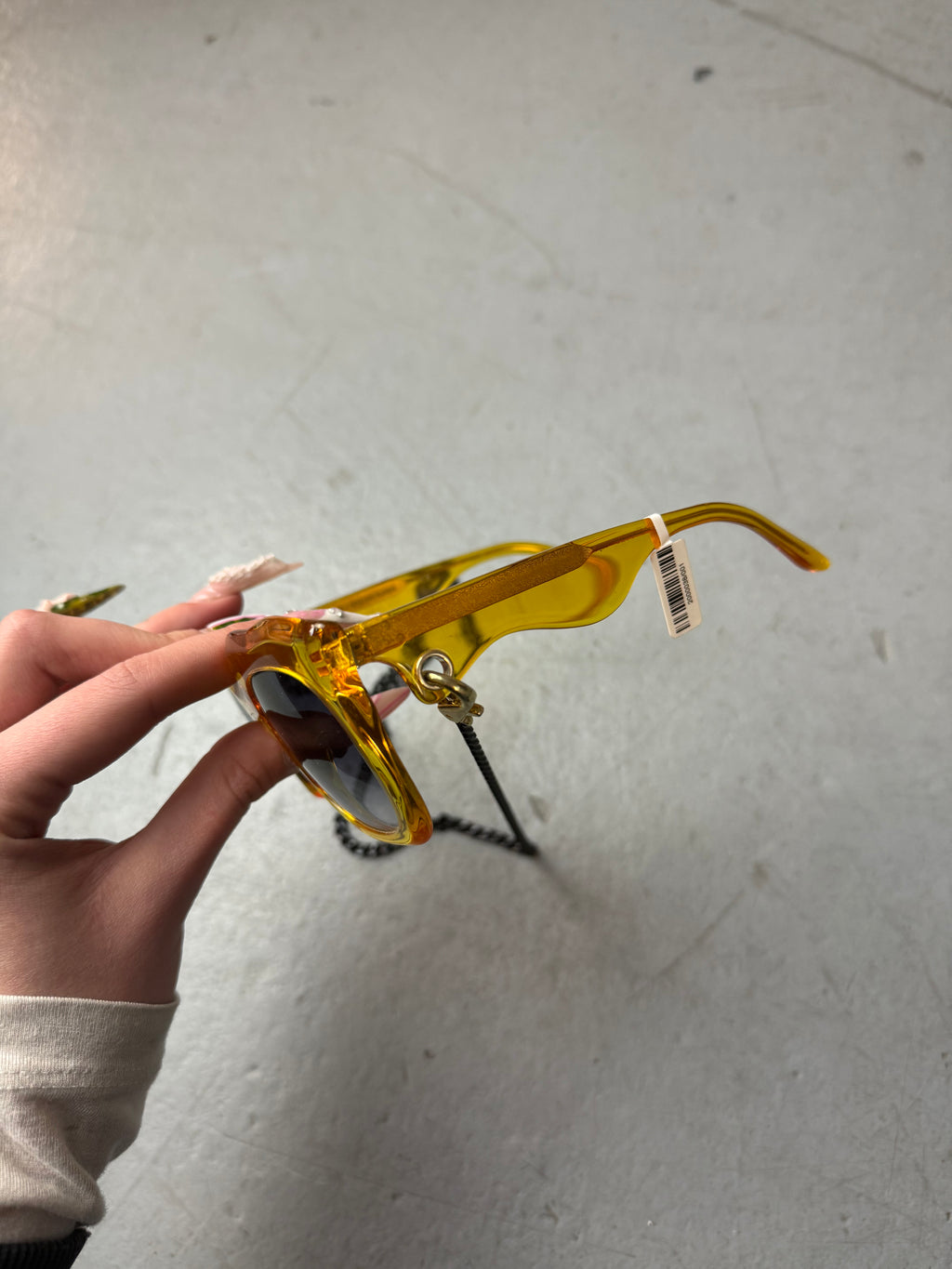 Laurence D‘Ari Yellow Sunglasses with Chain. Unisex. Y2K 2000s Fashion.