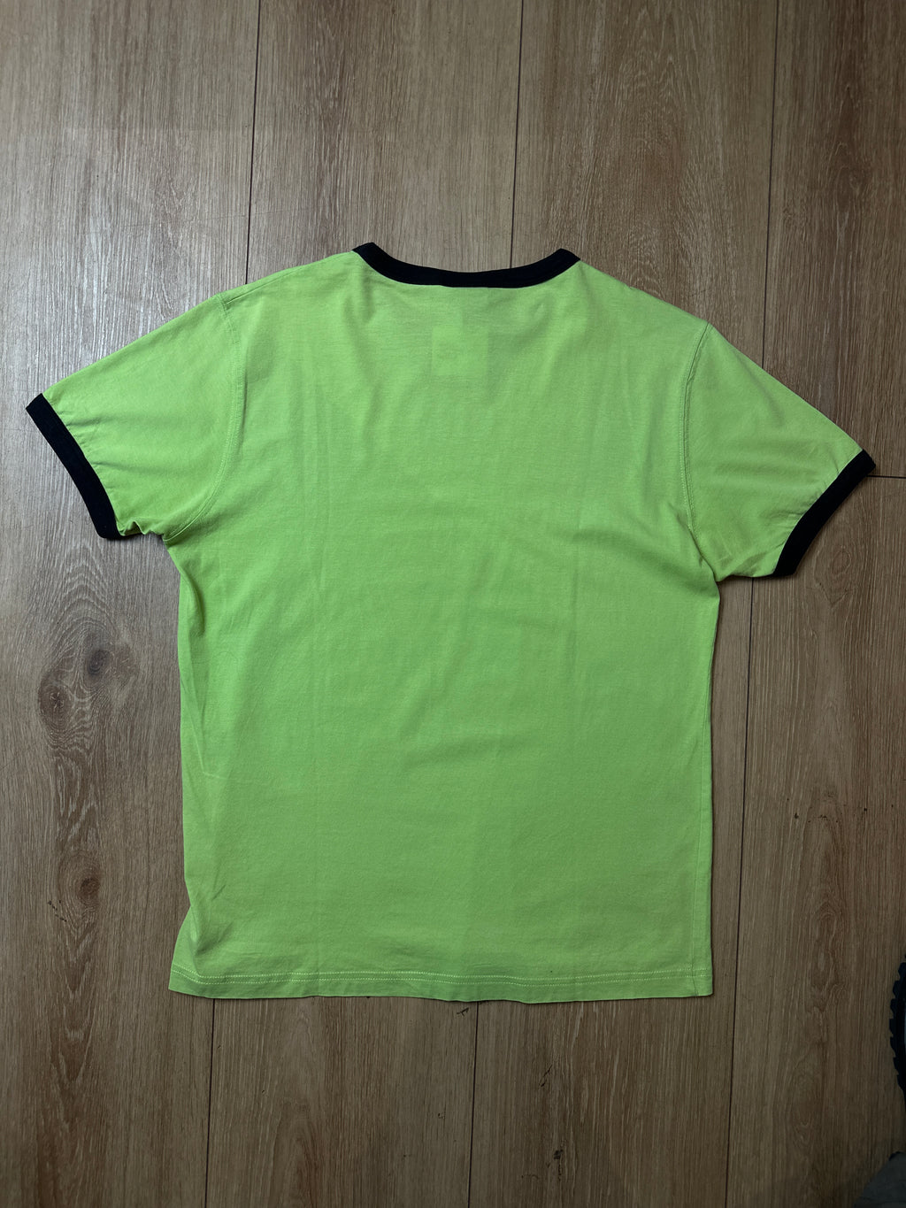 Ein grünes vintage looney tunes Tshirt Y2K 