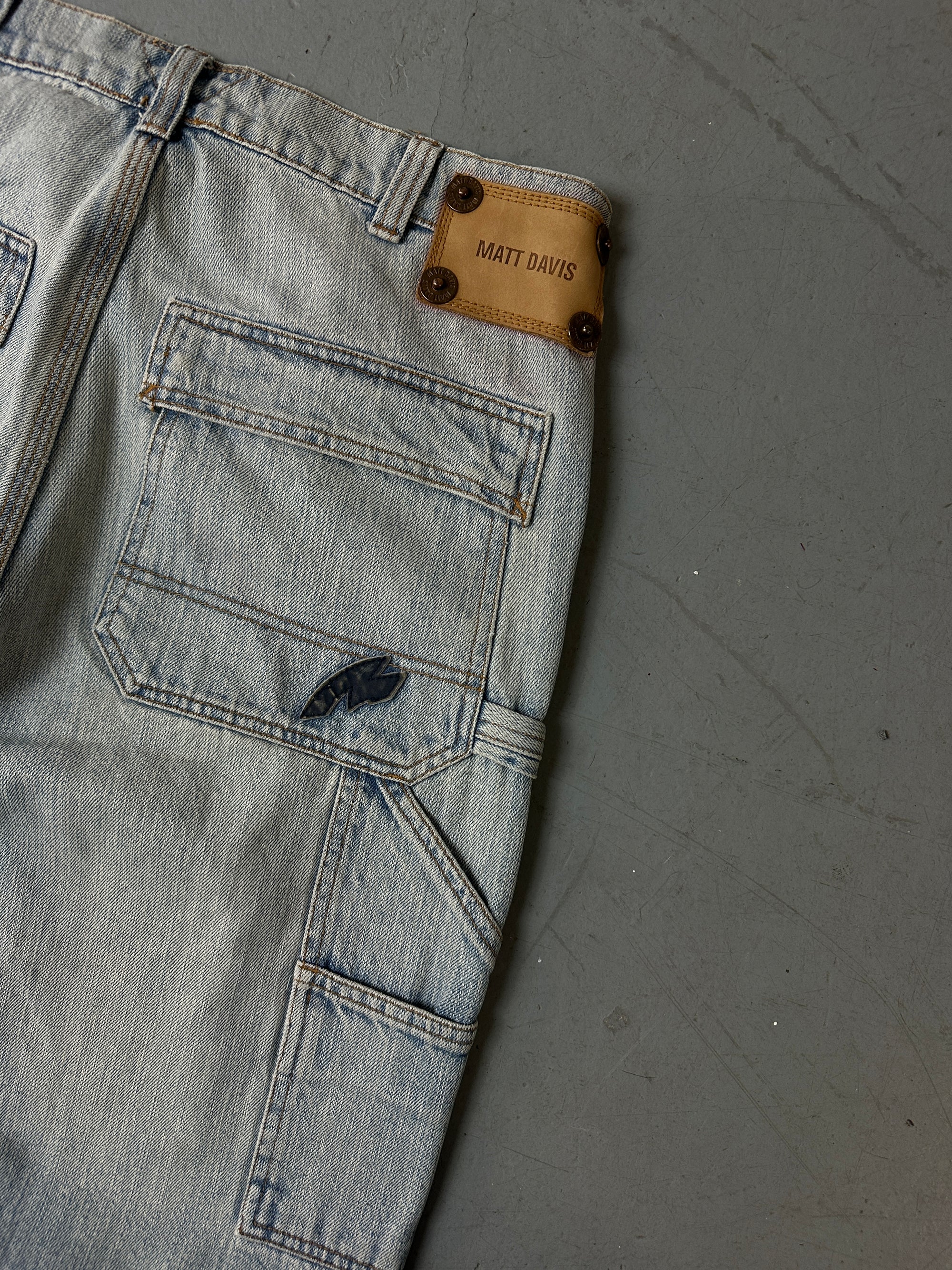 Detailbild von Vintage Patched Denim Jeans von hinten