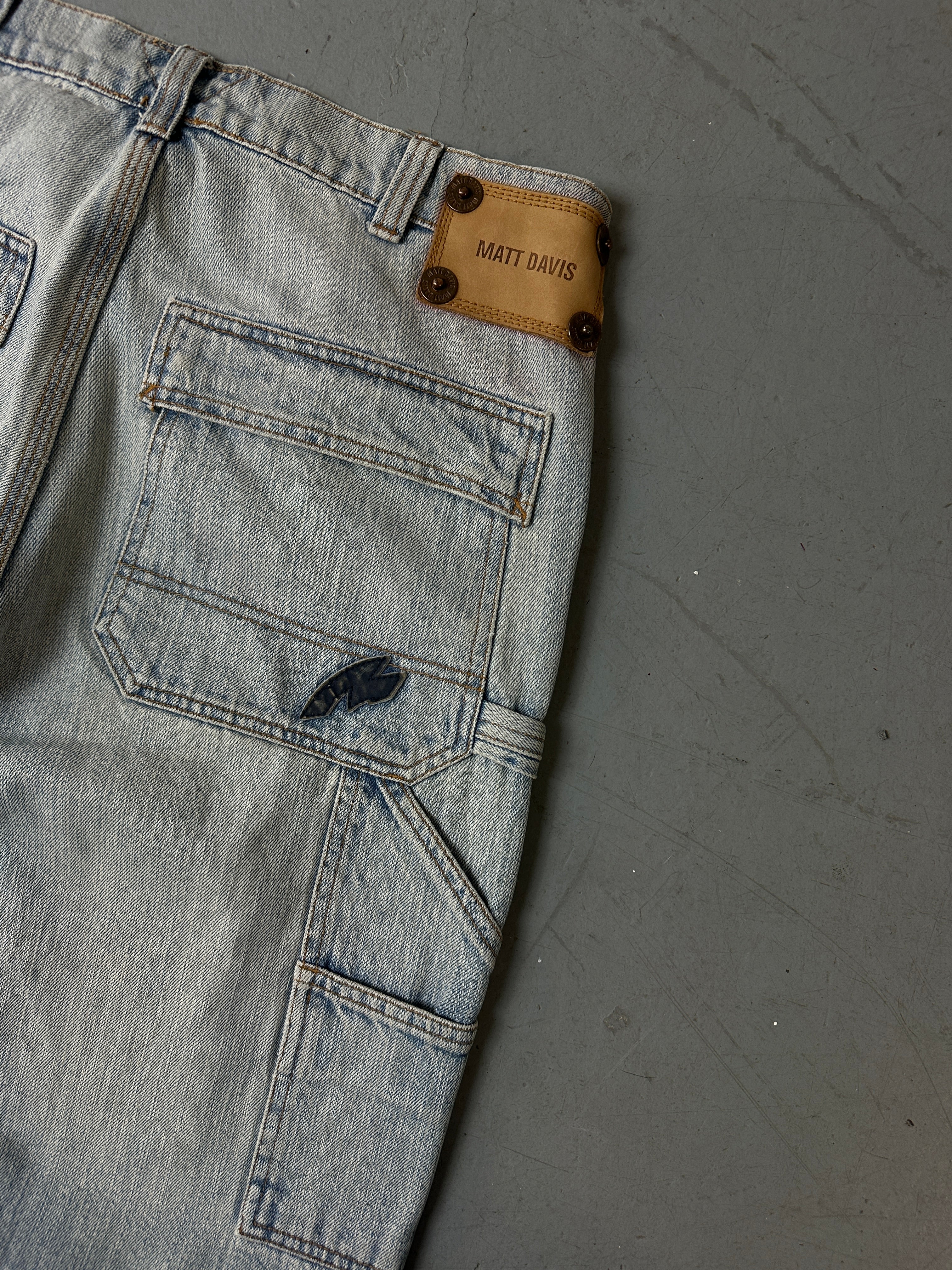 Detailbild von Vintage Patched Denim Jeans von hinten