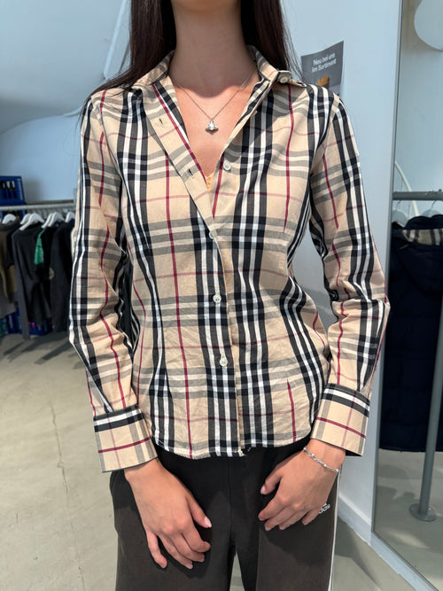 Vintage Brown Shirt für Damen. Y2K Second Hand 2000s Fashion.