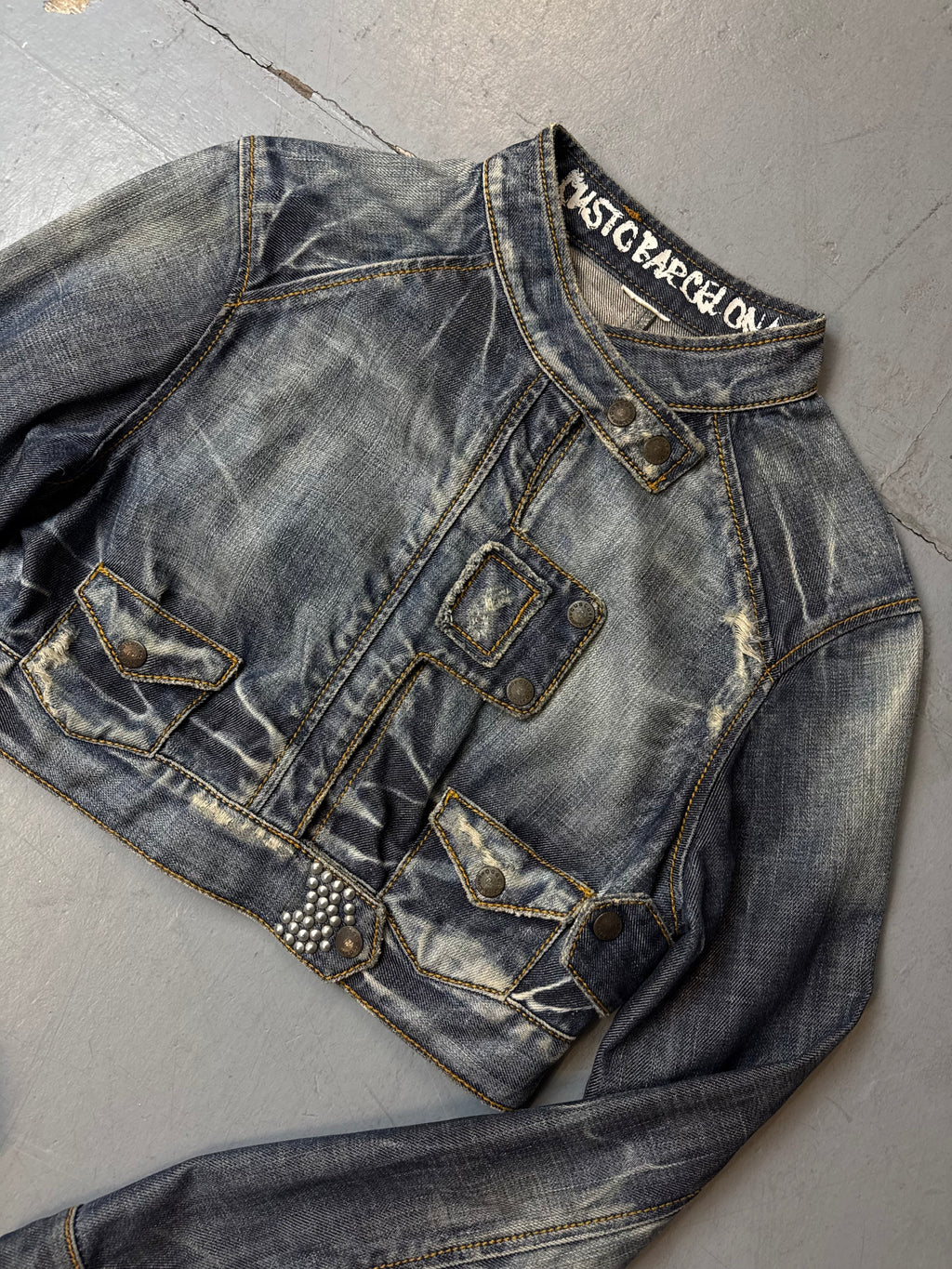 Vintage Cutso Cropped Denim Jacket für Damen. Y2K Second Hand 2000s Fashion