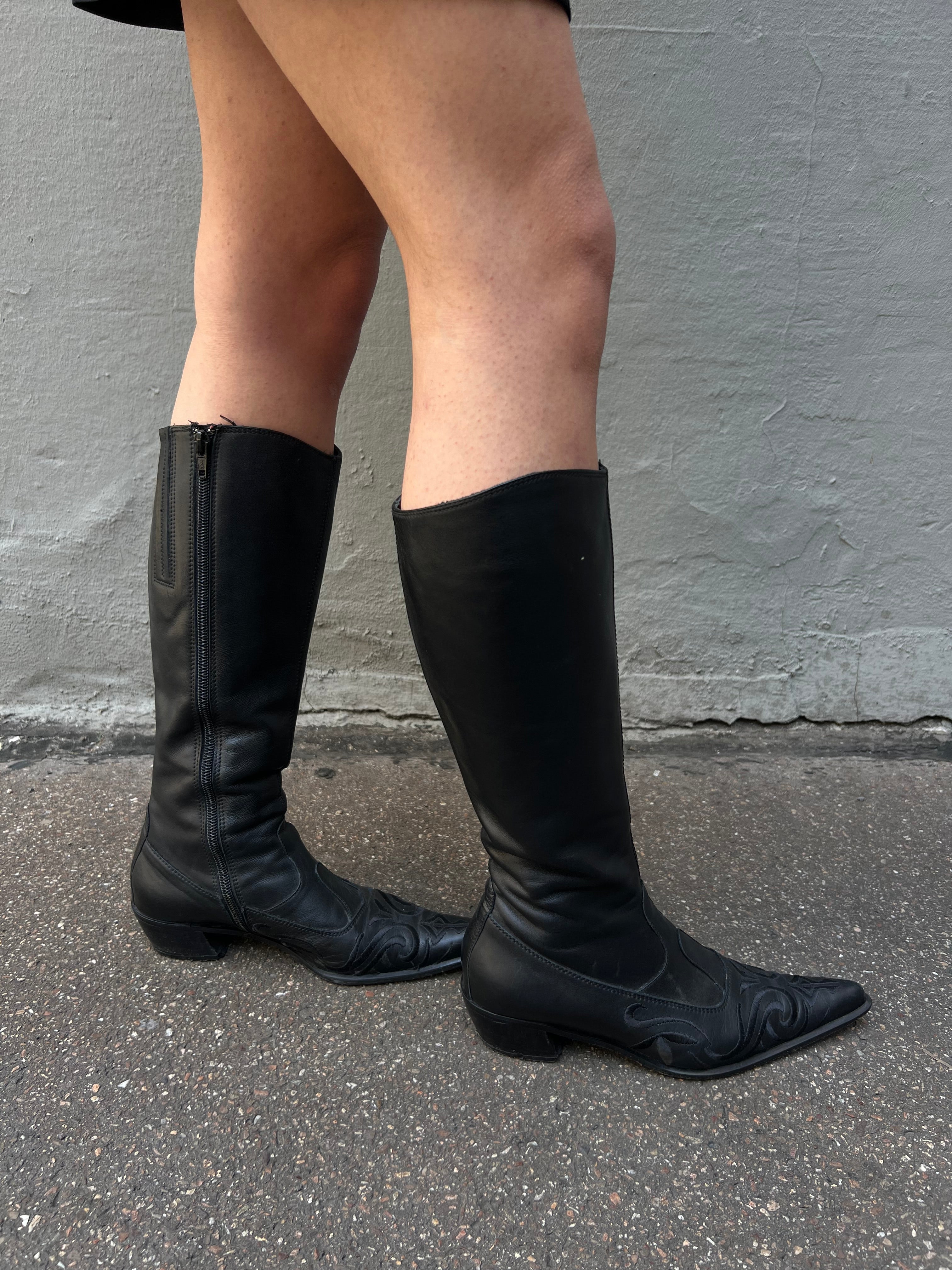 Vintage Black Cowboy Leather Boots 35